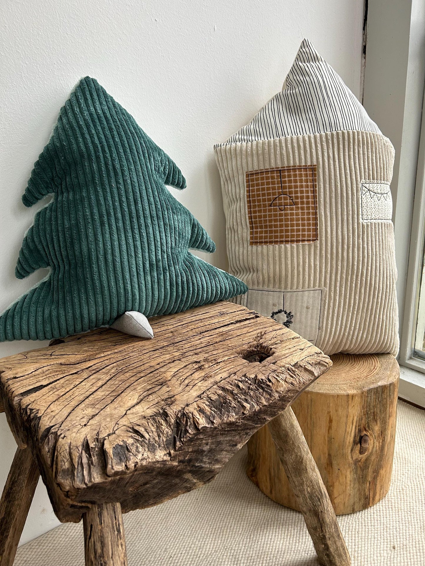 Kissen Tanne, Kissen Cord, Cordkissen, Weihnachtskissen, Kissen in Tannenform, Geschenk Weihnachten, Geschenk, Sofa, Weihnachtsbaum, Xmas