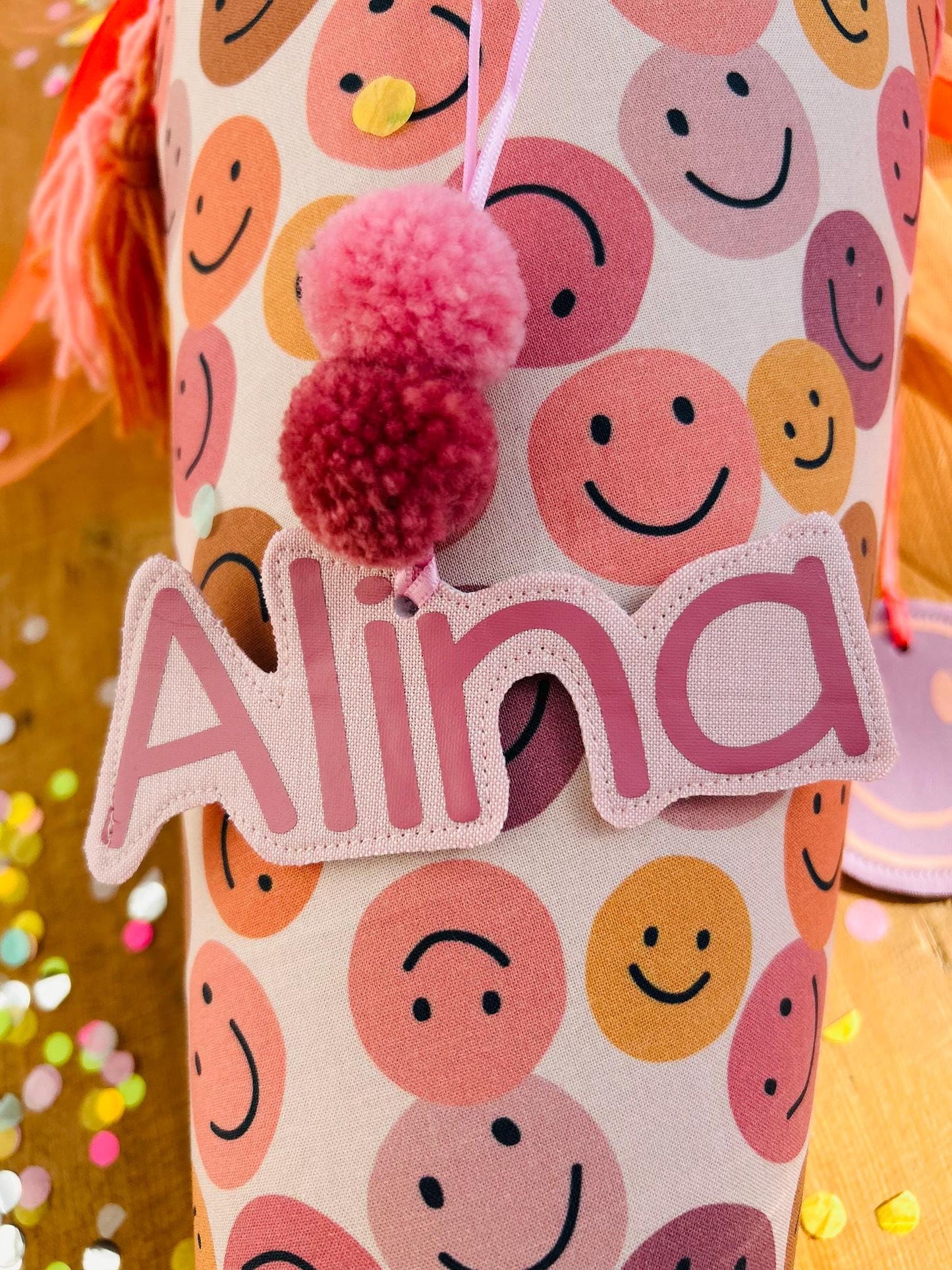 Bommeln Anhänger Schultüte, Namensanhänger für Schultüte, Geschenk zur Einschulung, Schultüten Anhänger, Anhänger Schulkind, Anhänger Namen