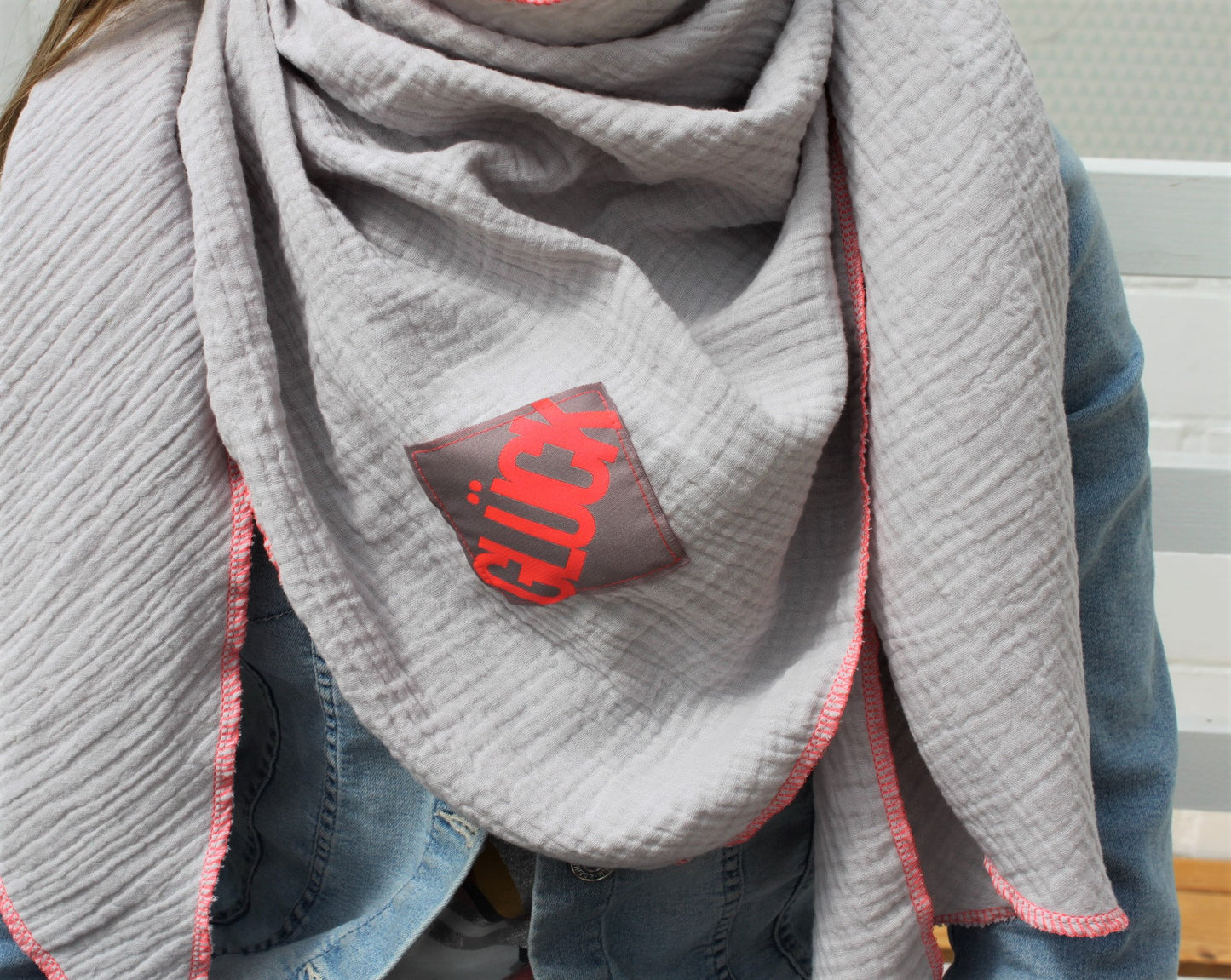 XXL Halstuch Musselin, Musselintuch, Musselinschal, Tuch Regenbogen, Regenbogentuch, grau, Glitzer, Musselin, Glück, Aufnäher