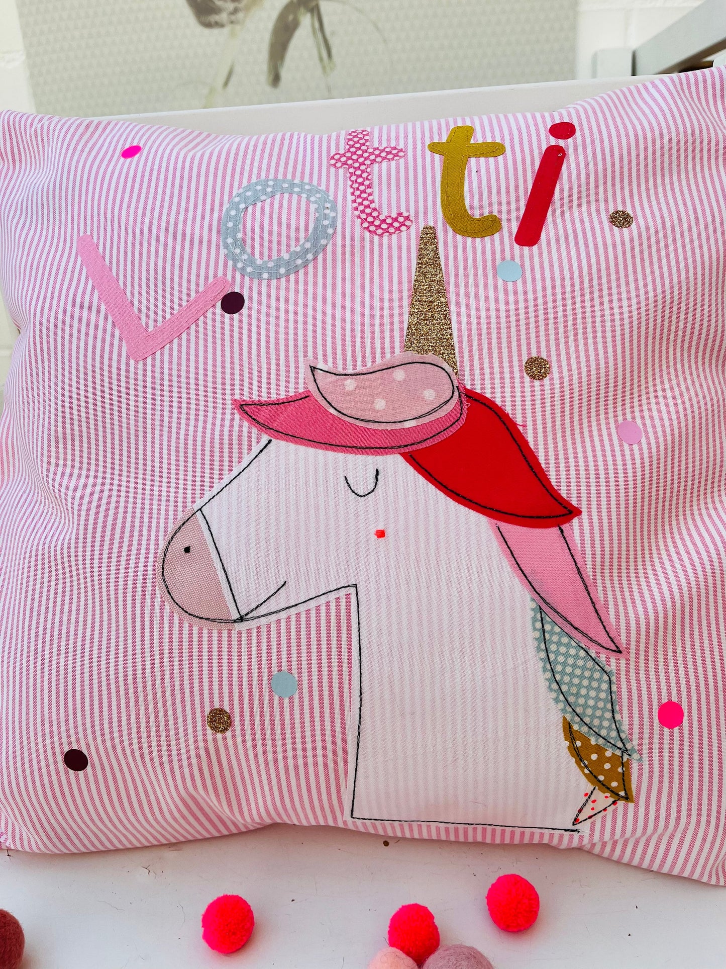 Kissen mit Namen Kissenbezug Kissen Geburt Baby Kissenhülle Kissen personalisiert Nameskissen Kuschelkissen Kinderkissen Kissen Einhorn