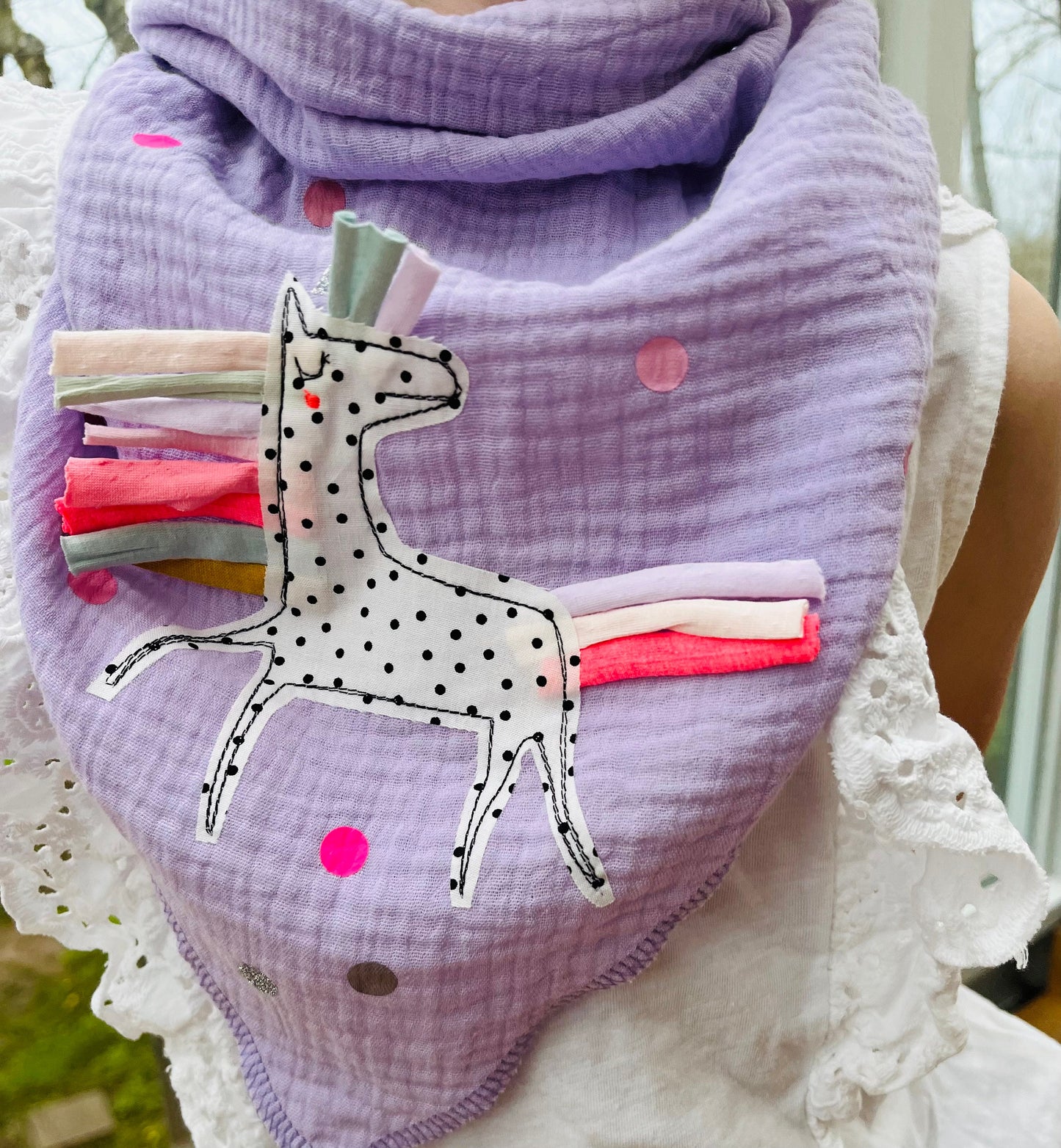 Kinder Halstuch Musselin, Musselintuch, Musselinschal,Tuch Einhorn, Geschenk, Konfetti, Glitzer, Musselin flieder, Tuch Frühling, Sommer,