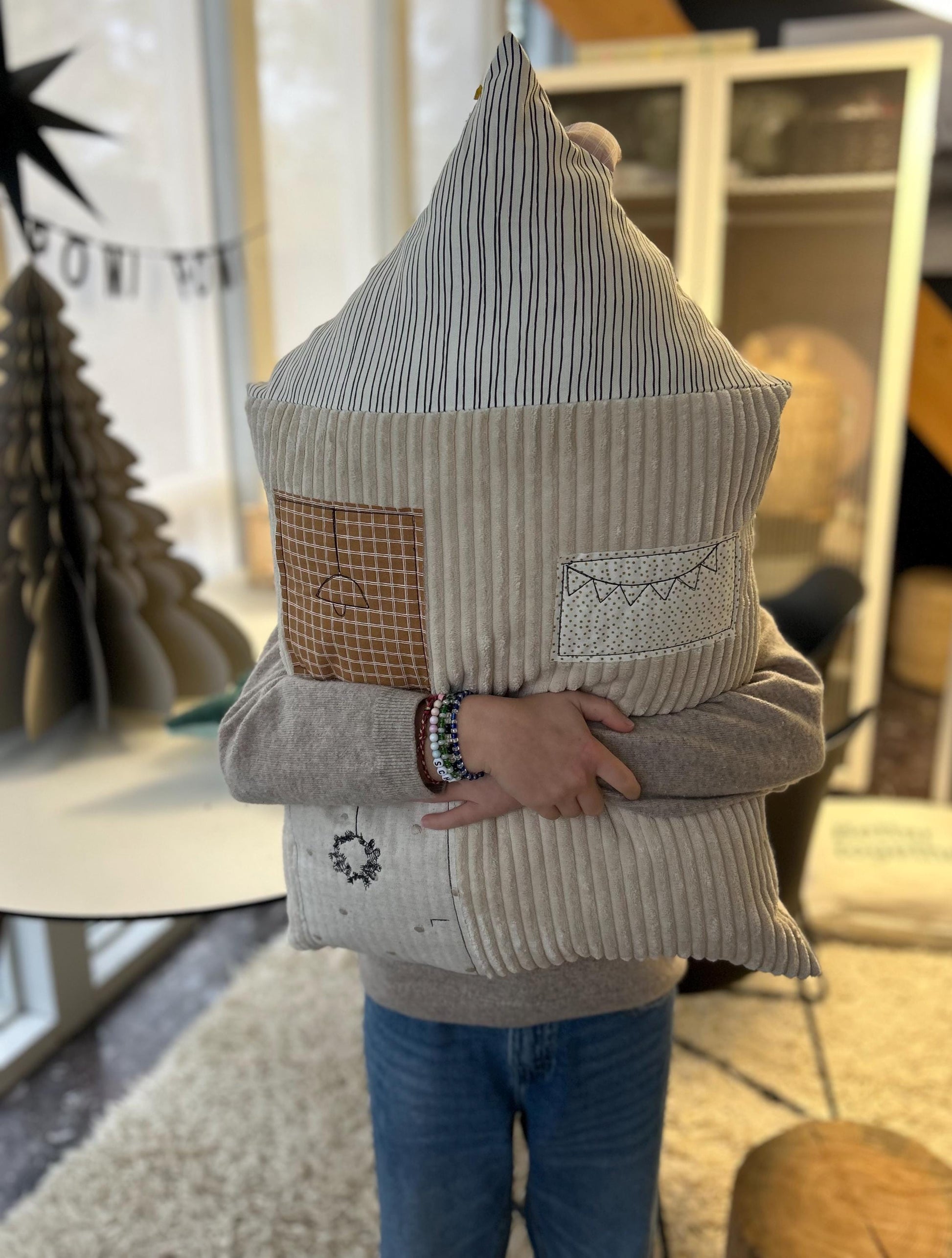 Kissen Haus, Kissen Cord, Cordkissen, Geschenk Taufe, Geschenk Geburt, Hauskissen, Kissen in Hausform, Geschenk Weihnachten, Geschenk, Sofa