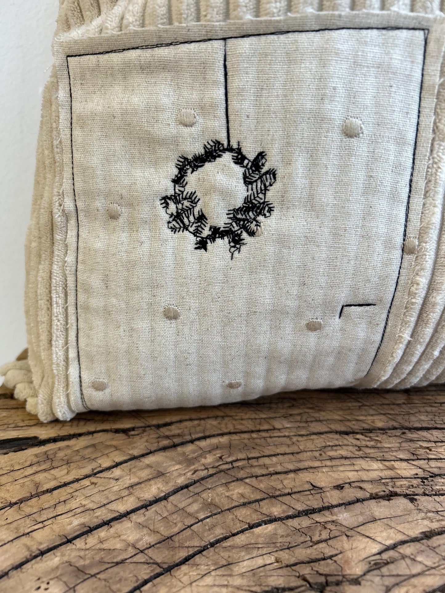 Kissen Haus, Kissen Cord, Cordkissen, Geschenk Taufe, Geschenk Geburt, Hauskissen, Kissen in Hausform, Geschenk Weihnachten, Geschenk, Sofa