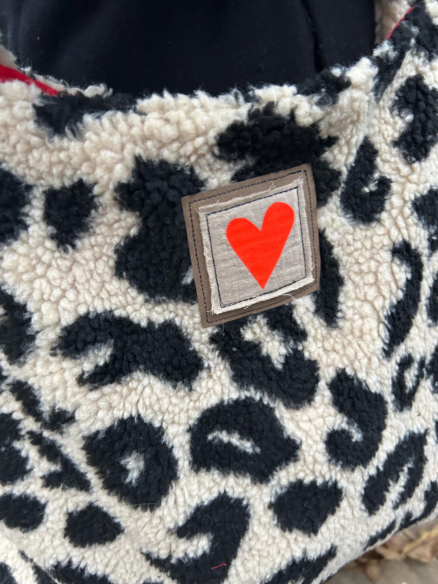 Leofleece Tasche, Beutel aus Leofleece, Leoprint Beutel, Leoprint Tasche, Tasche Winter, Tasche Animal, Teddyfleece Tasche,Leoprint PomiPomi