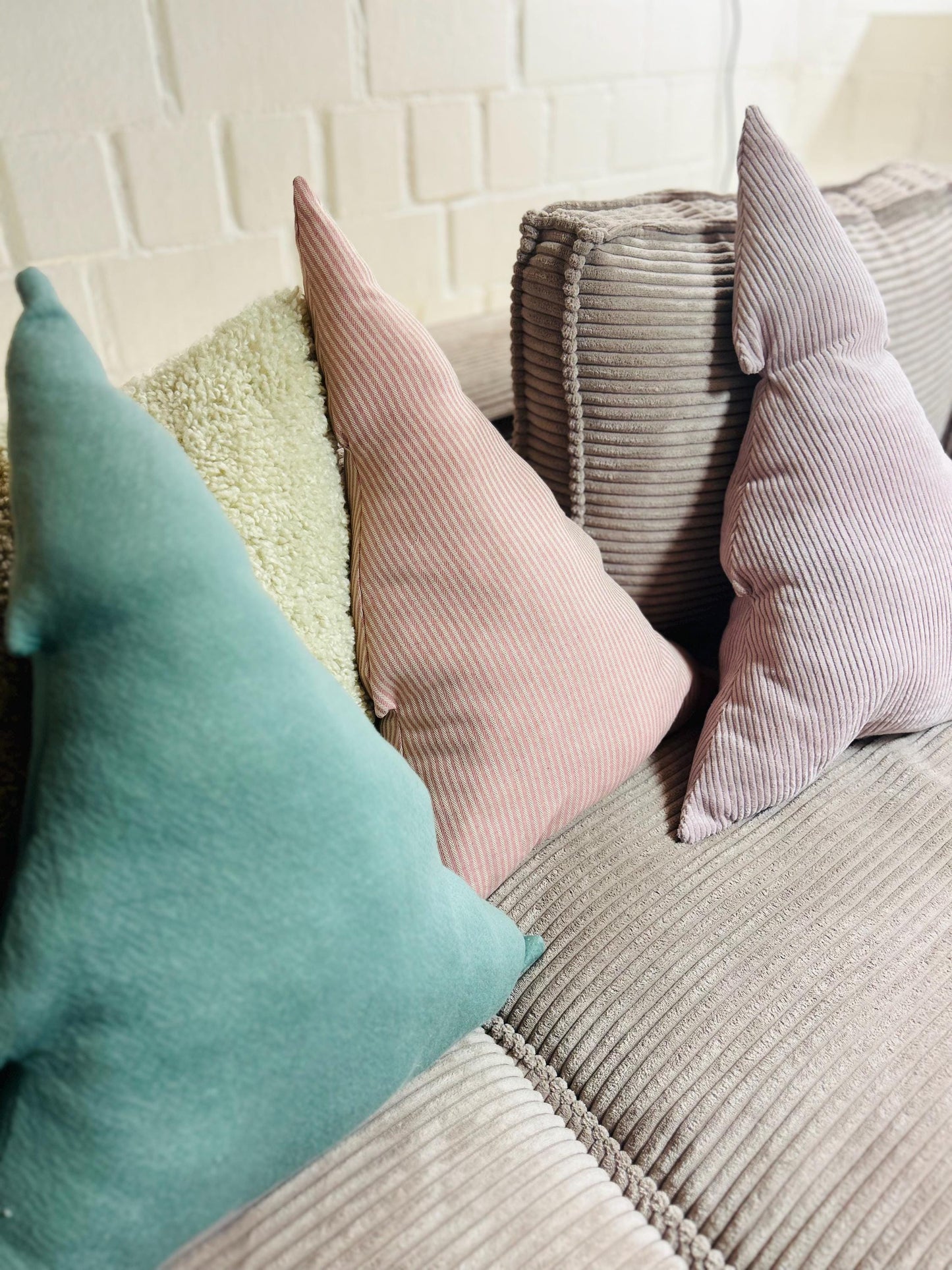 Kissen Tanne, Kissen Cord, Cordkissen, Weihnachtskissen, Kissen in Tannenform, Geschenk Weihnachten, Geschenk, Sofa, Weihnachtsbaum, Xmas