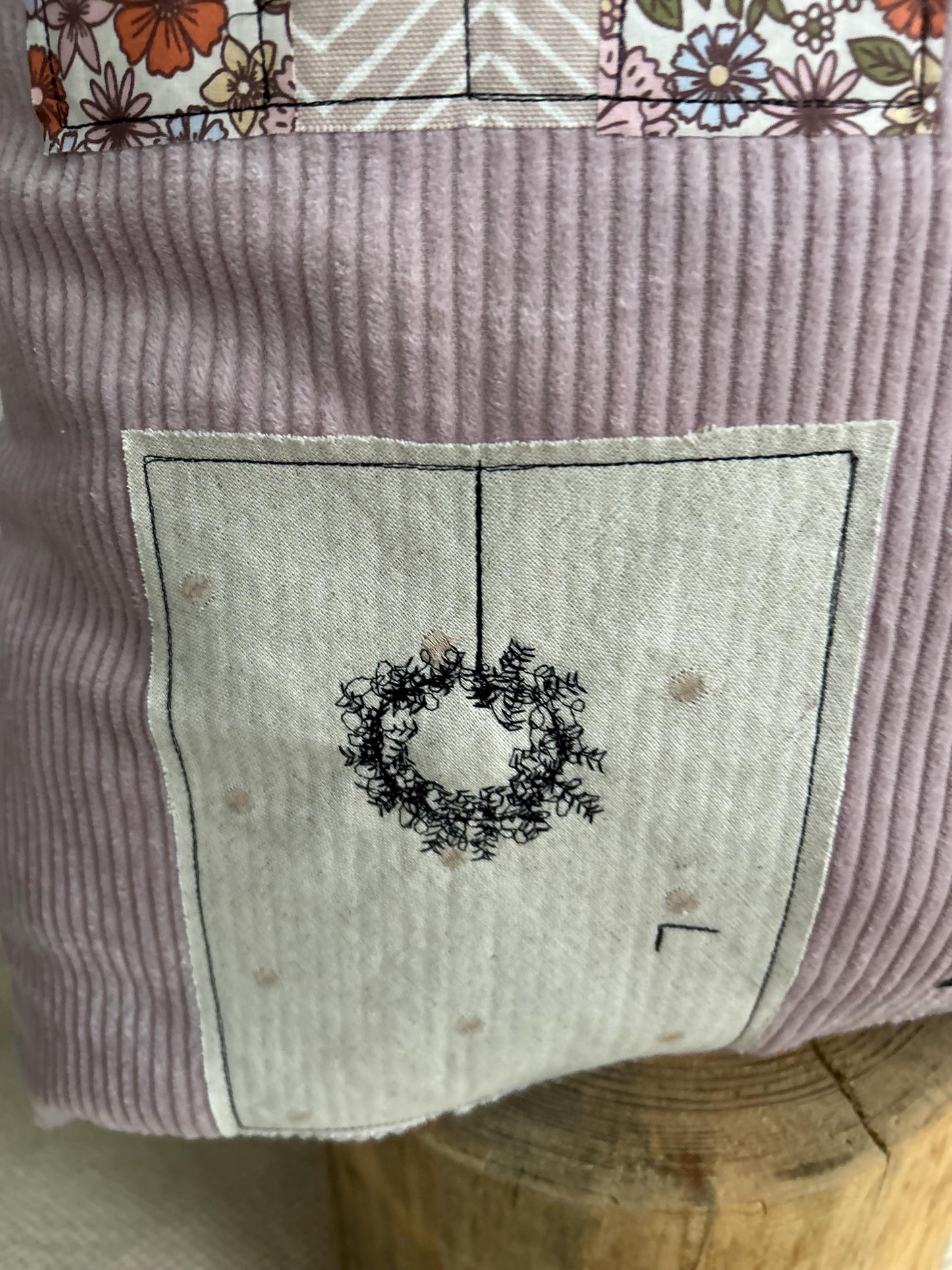 Kissen Haus, Kissen Cord, Cordkissen, Geschenk Taufe, Geschenk Geburt, Hauskissen, Kissen in Hausform, Geschenk Weihnachten, Geschenk, Sofa