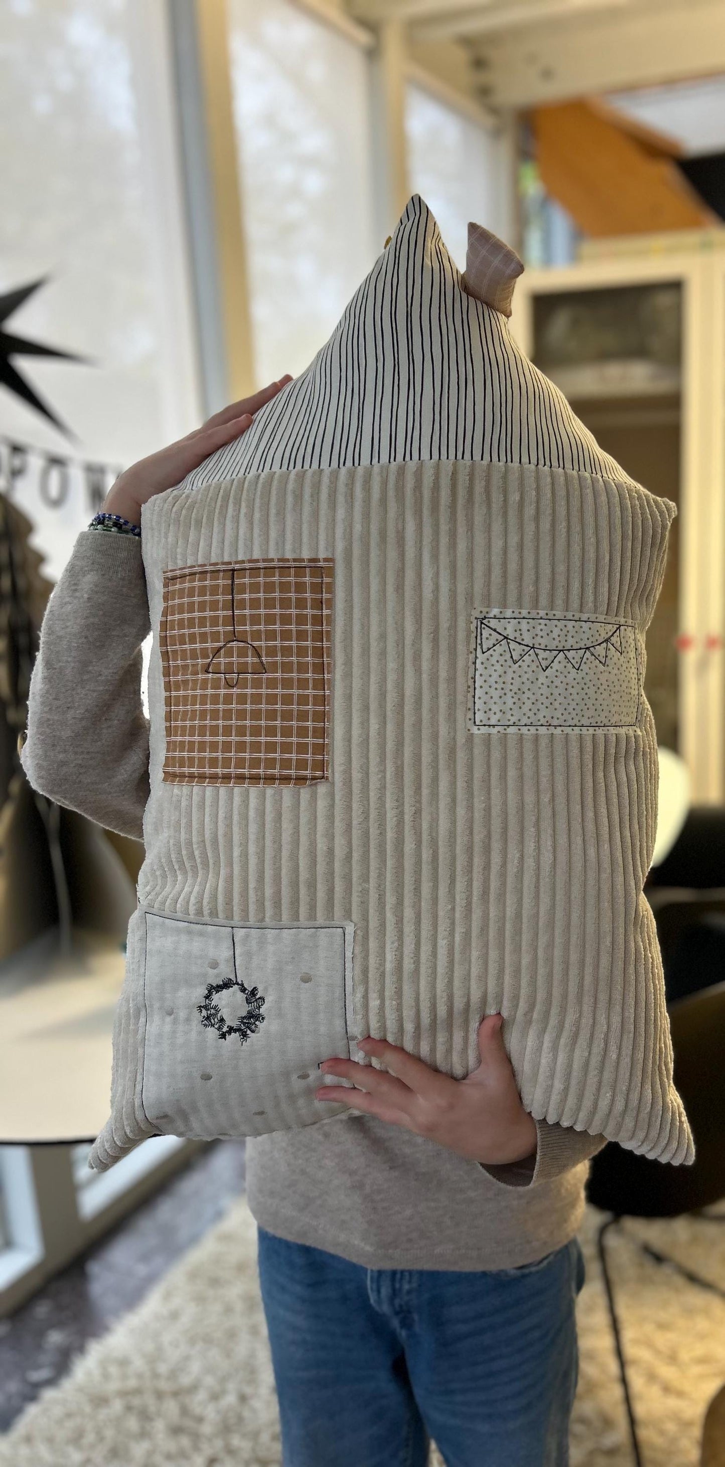 Kissen Haus, Kissen Cord, Cordkissen, Geschenk Taufe, Geschenk Geburt, Hauskissen, Kissen in Hausform, Geschenk Weihnachten, Geschenk, Sofa