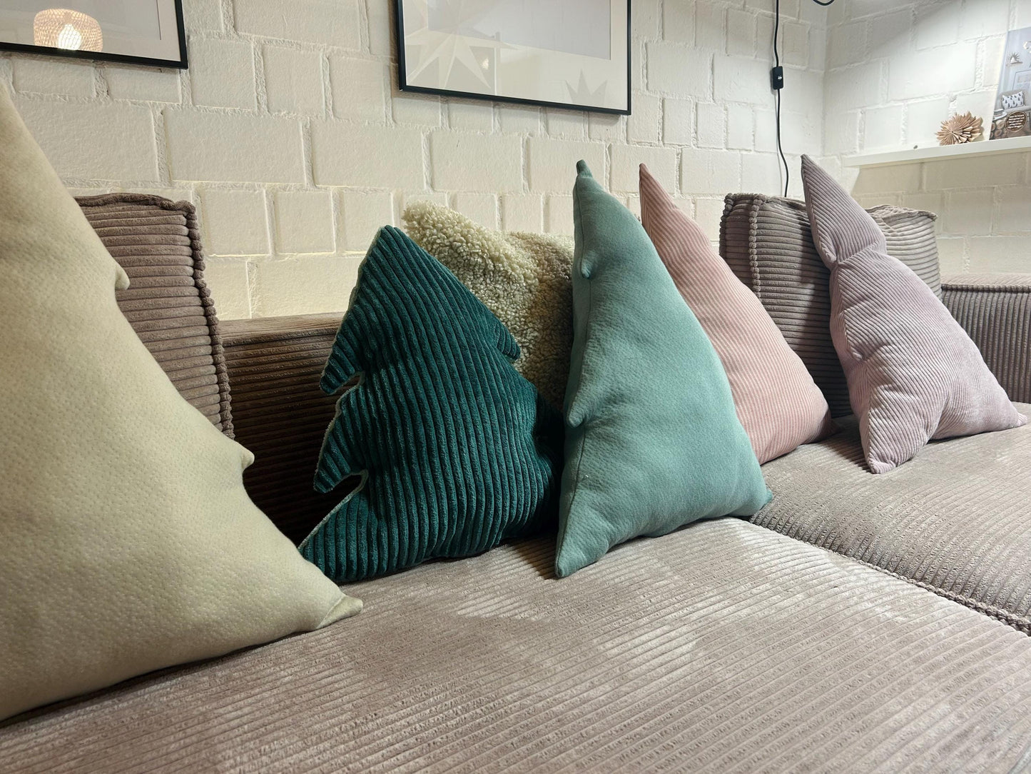 Kissen Tanne, Kissen Cord, Cordkissen, Weihnachtskissen, Kissen in Tannenform, Geschenk Weihnachten, Geschenk, Sofa, Weihnachtsbaum, Xmas