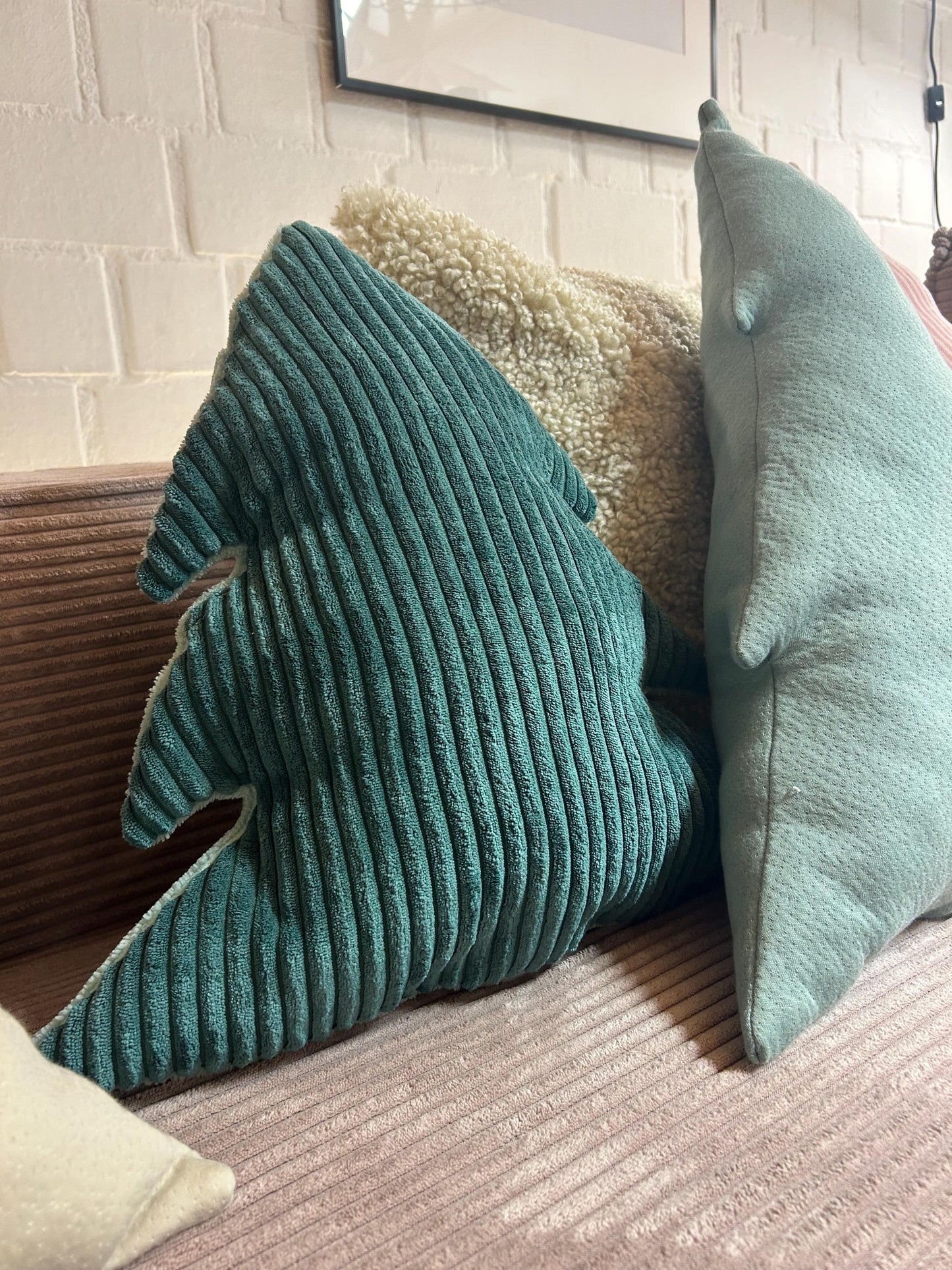 Kissen Tanne, Kissen Cord, Cordkissen, Weihnachtskissen, Kissen in Tannenform, Geschenk Weihnachten, Geschenk, Sofa, Weihnachtsbaum, Xmas