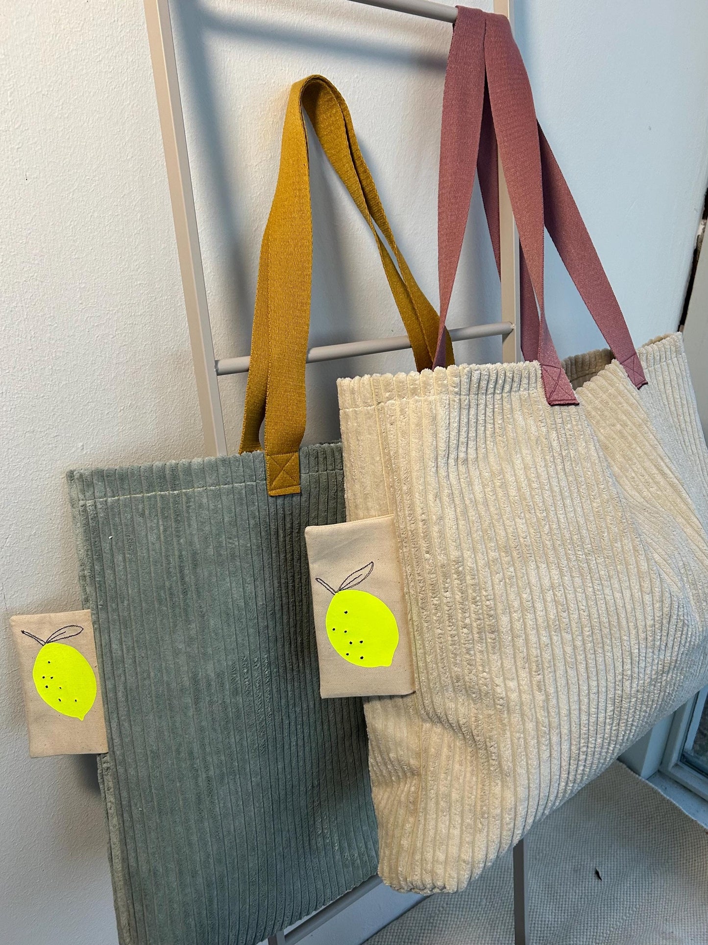 Breitcord Tasche, XXL Shopper Samtcord, Cord Beutel groß, Tasche Frühling, Tasche beige, Cordtasche groß, Tasche besonders, große Cordtasche