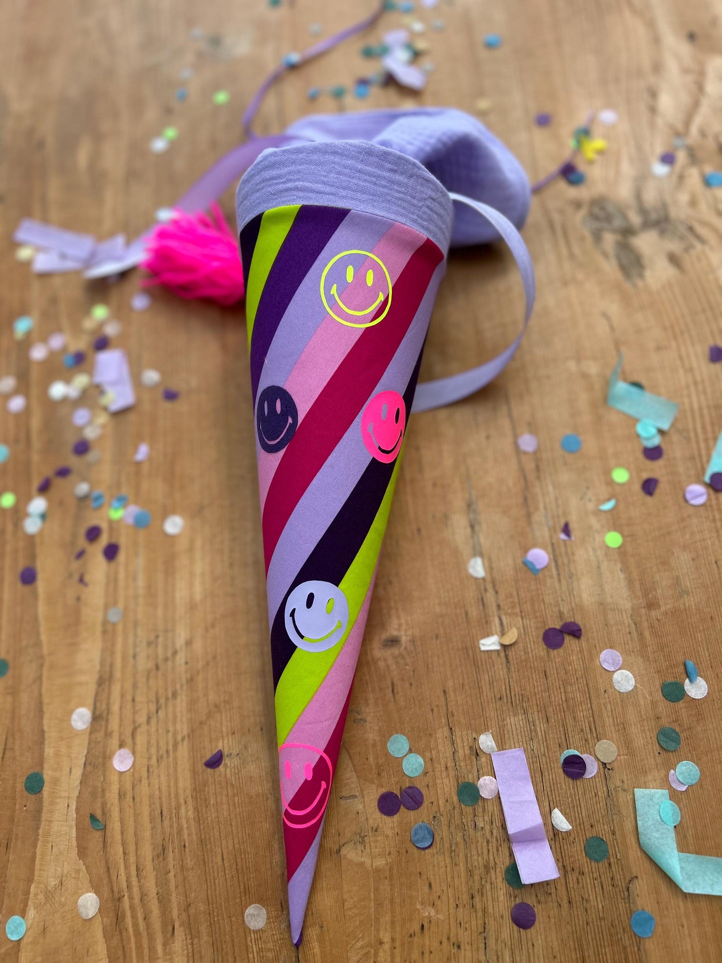 Schultüte oder Geschwisterschultüte Zuckertüte Schultüte Stoff Einschulung Geschwisterschultüte Smiley neon Schultüte Smileys, flieder, neon