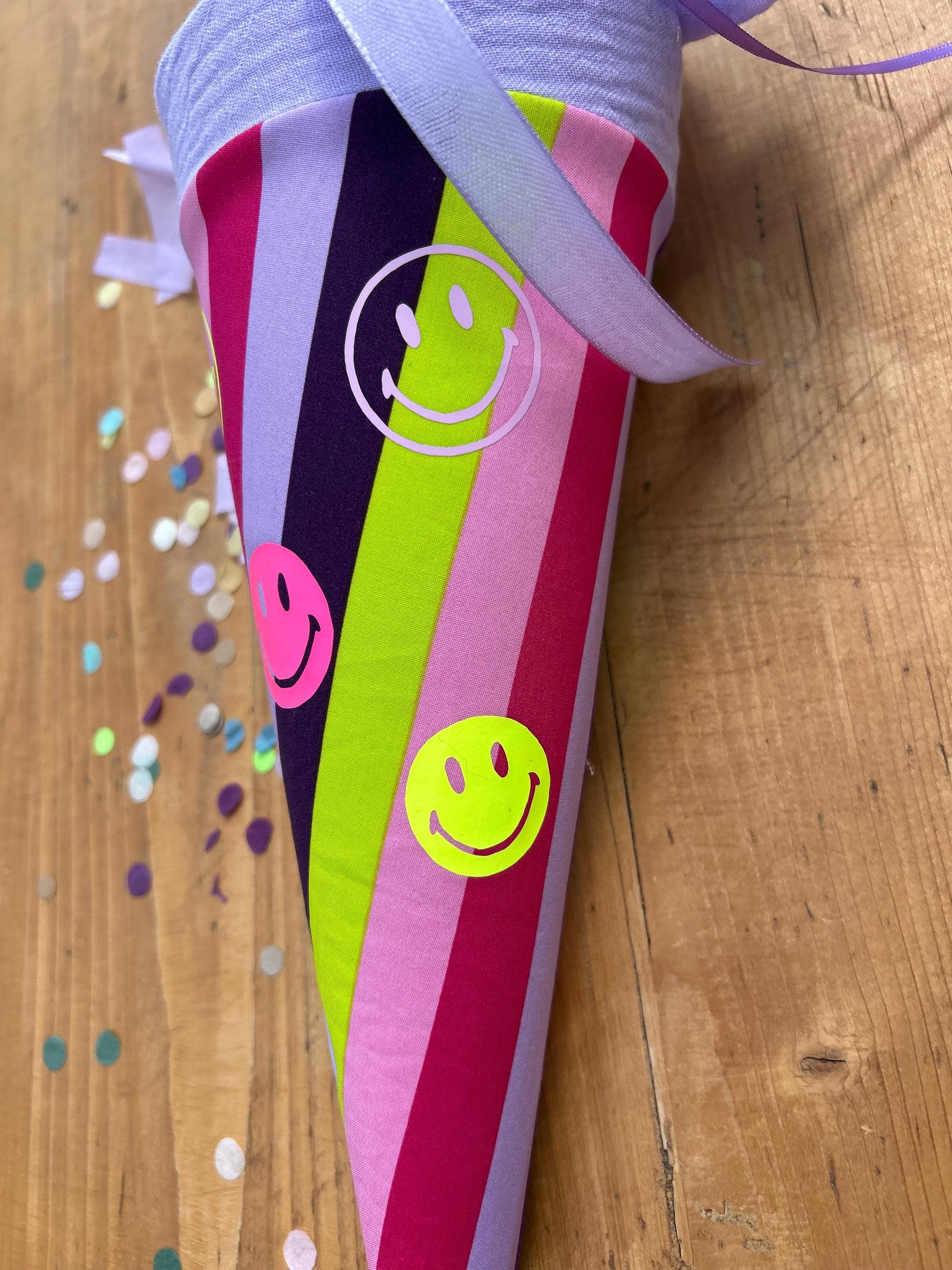 Schultüte oder Geschwisterschultüte Zuckertüte Schultüte Stoff Einschulung Geschwisterschultüte Smiley neon Schultüte Smileys, flieder, neon