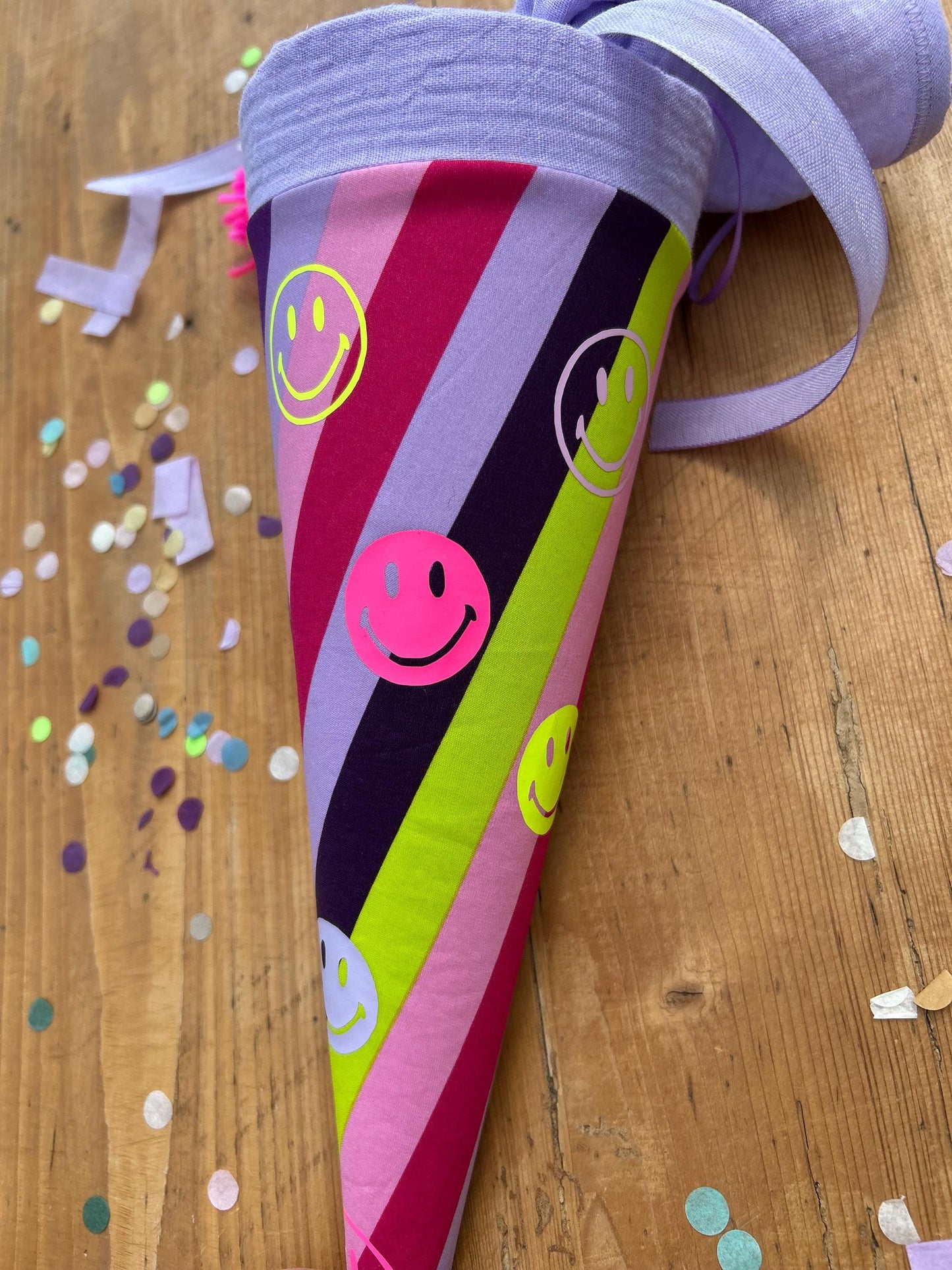 Schultüte oder Geschwisterschultüte Zuckertüte Schultüte Stoff Einschulung Geschwisterschultüte Smiley neon Schultüte Smileys, flieder, neon