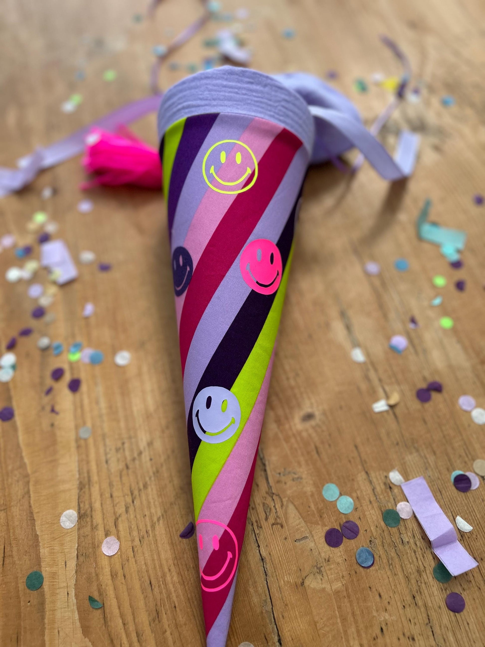 Schultüte oder Geschwisterschultüte Zuckertüte Schultüte Stoff Einschulung Geschwisterschultüte Smiley neon Schultüte Smileys, flieder, neon