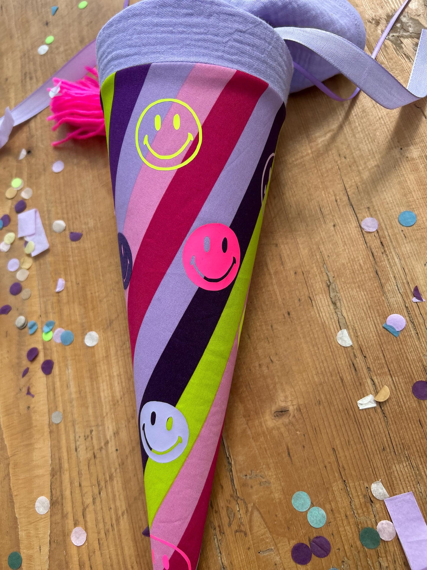 Schultüte oder Geschwisterschultüte Zuckertüte Schultüte Stoff Einschulung Geschwisterschultüte Smiley neon Schultüte Smileys, flieder, neon