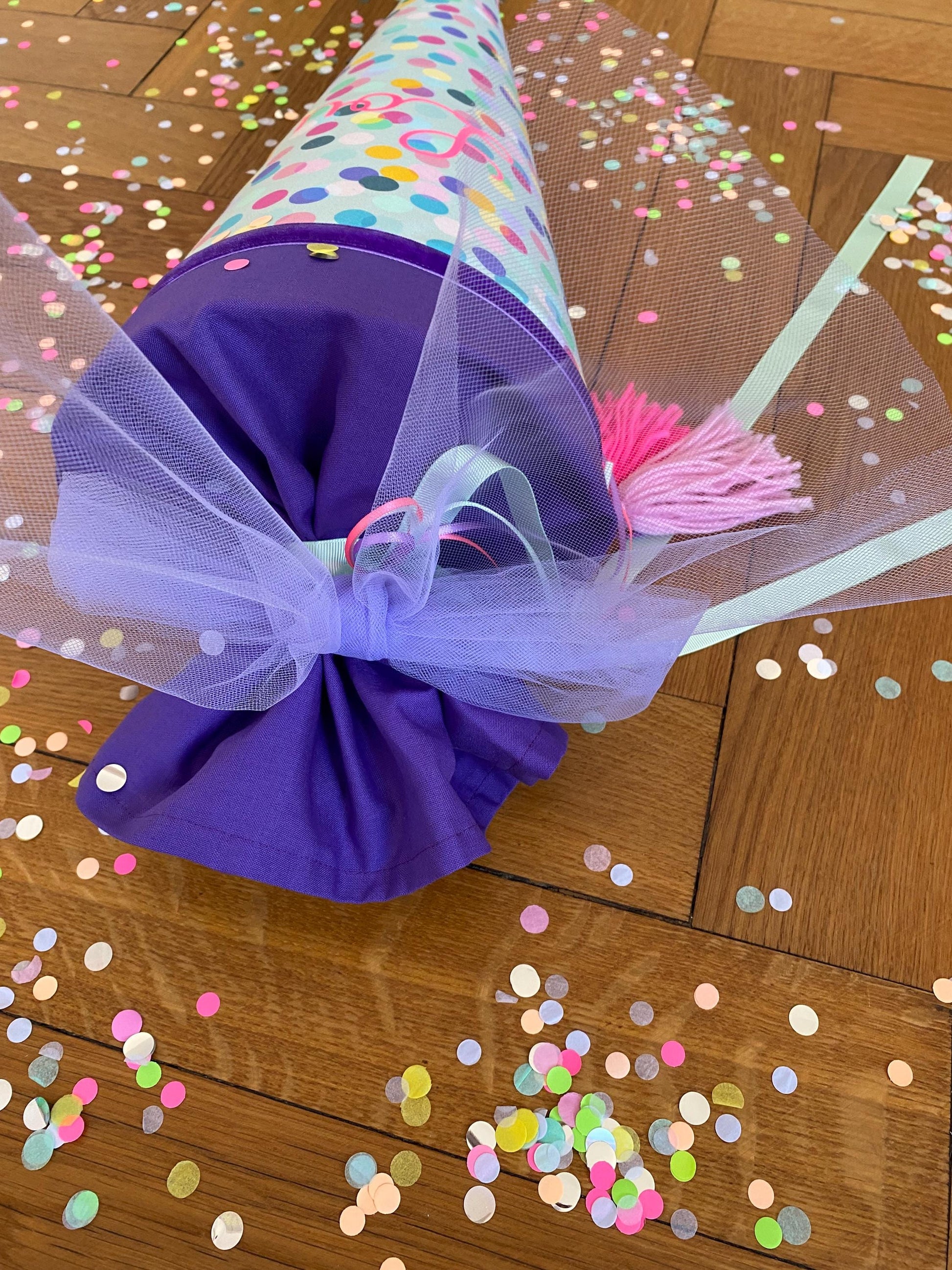 Schultüte, Zuckertüte, Trosttüte Musselin Schultüte Stoff Schulanfang Einschulung bunte Konfetti Kindergarten Milla Louise lila neon pink