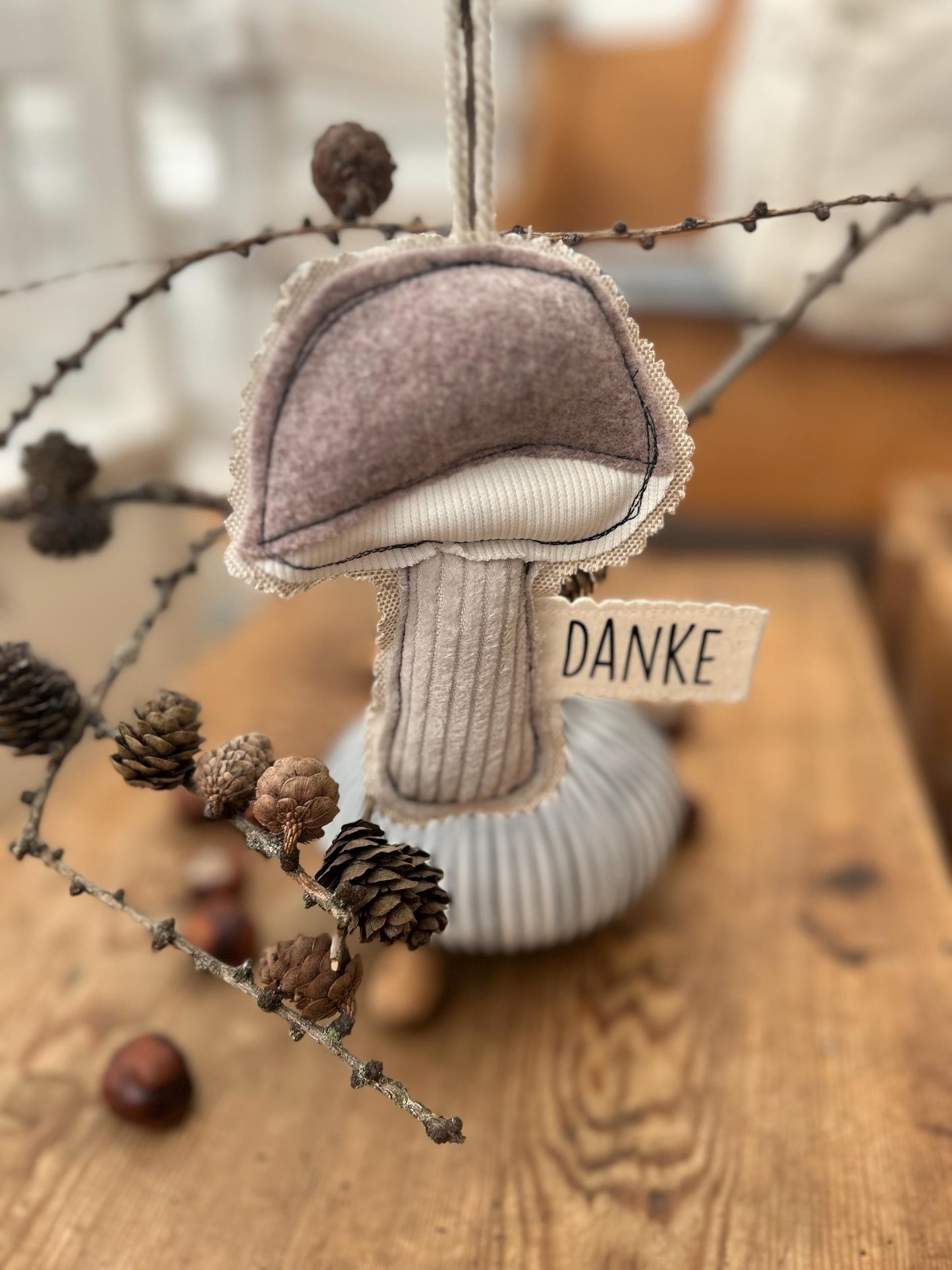 kleiner Anhänger Pilz, Pilzanhänger, Herbst Deko, kleines Geschenk, Herbstdekoration, Wollwalk, Landhaus, Merino, Geschenk personalisierbar