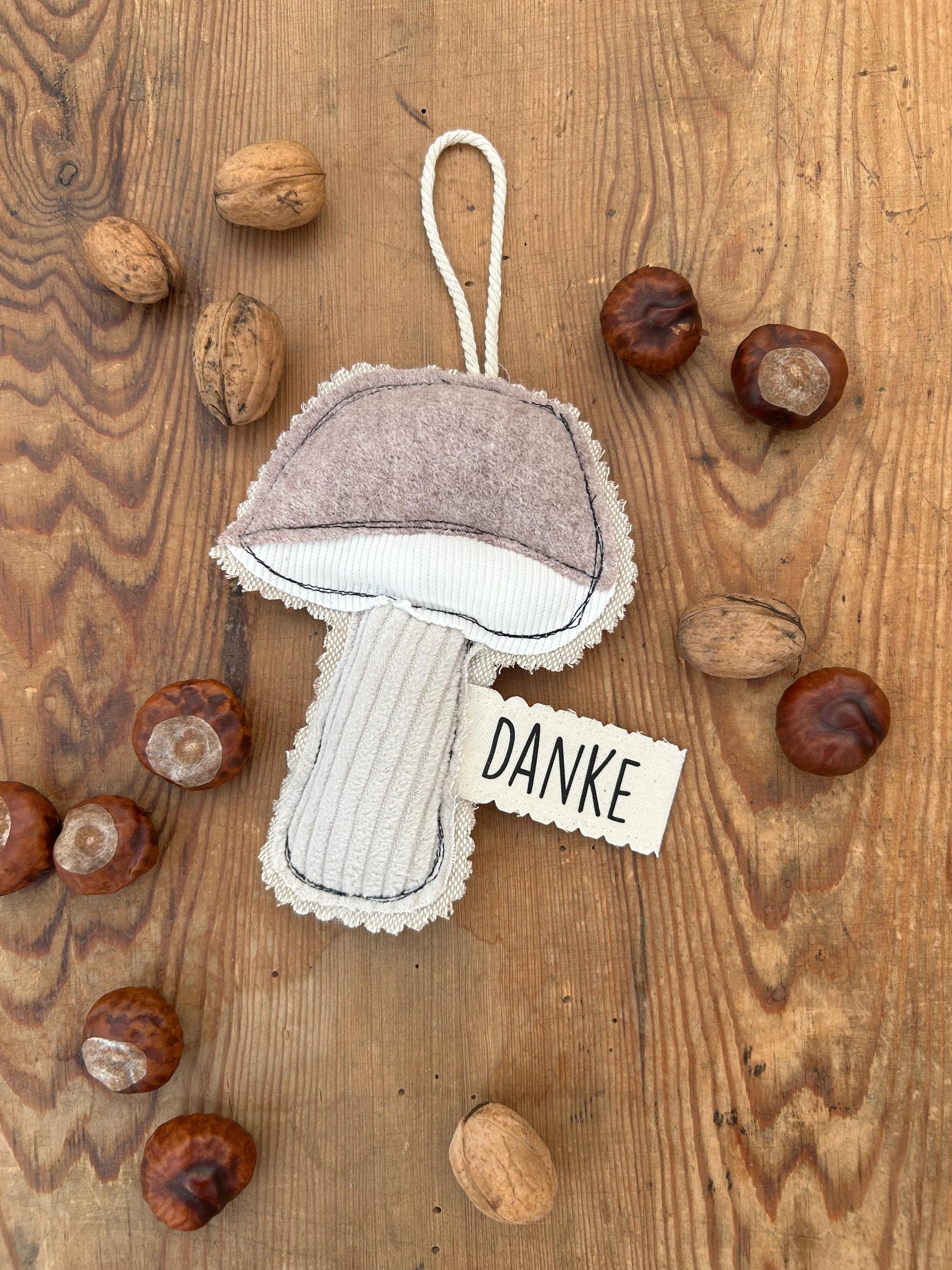 kleiner Anhänger Pilz, Pilzanhänger, Herbst Deko, kleines Geschenk, Herbstdekoration, Wollwalk, Landhaus, Merino, Geschenk personalisierbar