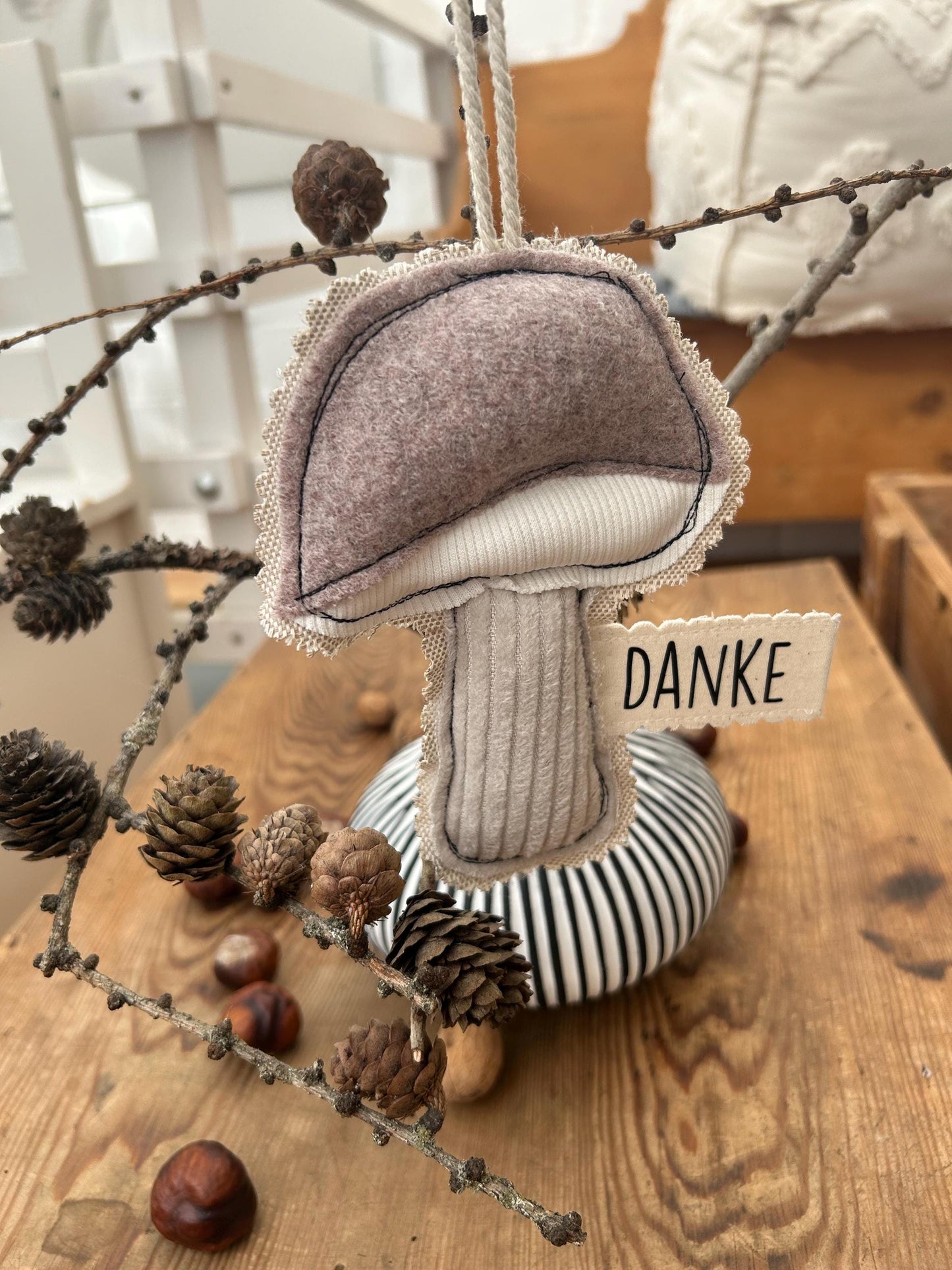 kleiner Anhänger Pilz, Pilzanhänger, Herbst Deko, kleines Geschenk, Herbstdekoration, Wollwalk, Landhaus, Merino, Geschenk personalisierbar