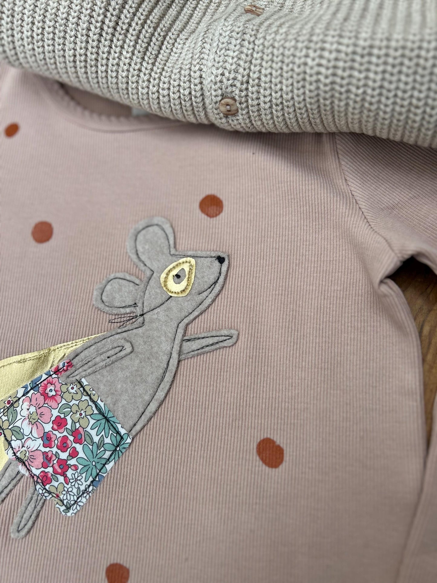 Rippjersey Shirt beige, Geburtstagsshirt Mädchen Shirt Biobaumwolle, Shirt zum Geburtstag, Geschenk Kinder, Langarmshirt Superheld, PomiPomi