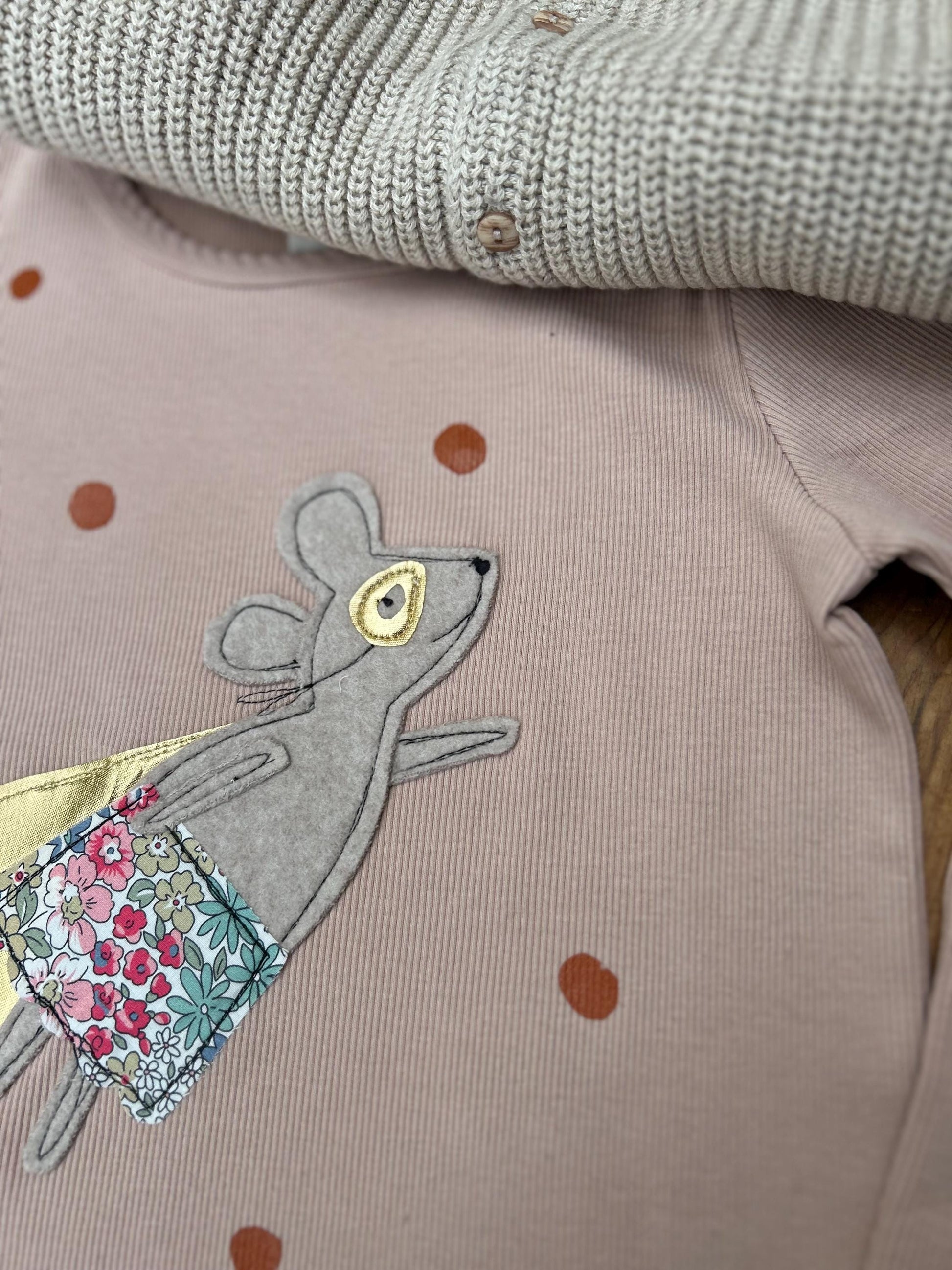 Rippjersey Shirt beige, Geburtstagsshirt Mädchen Shirt Biobaumwolle, Shirt zum Geburtstag, Geschenk Kinder, Langarmshirt Superheld, PomiPomi