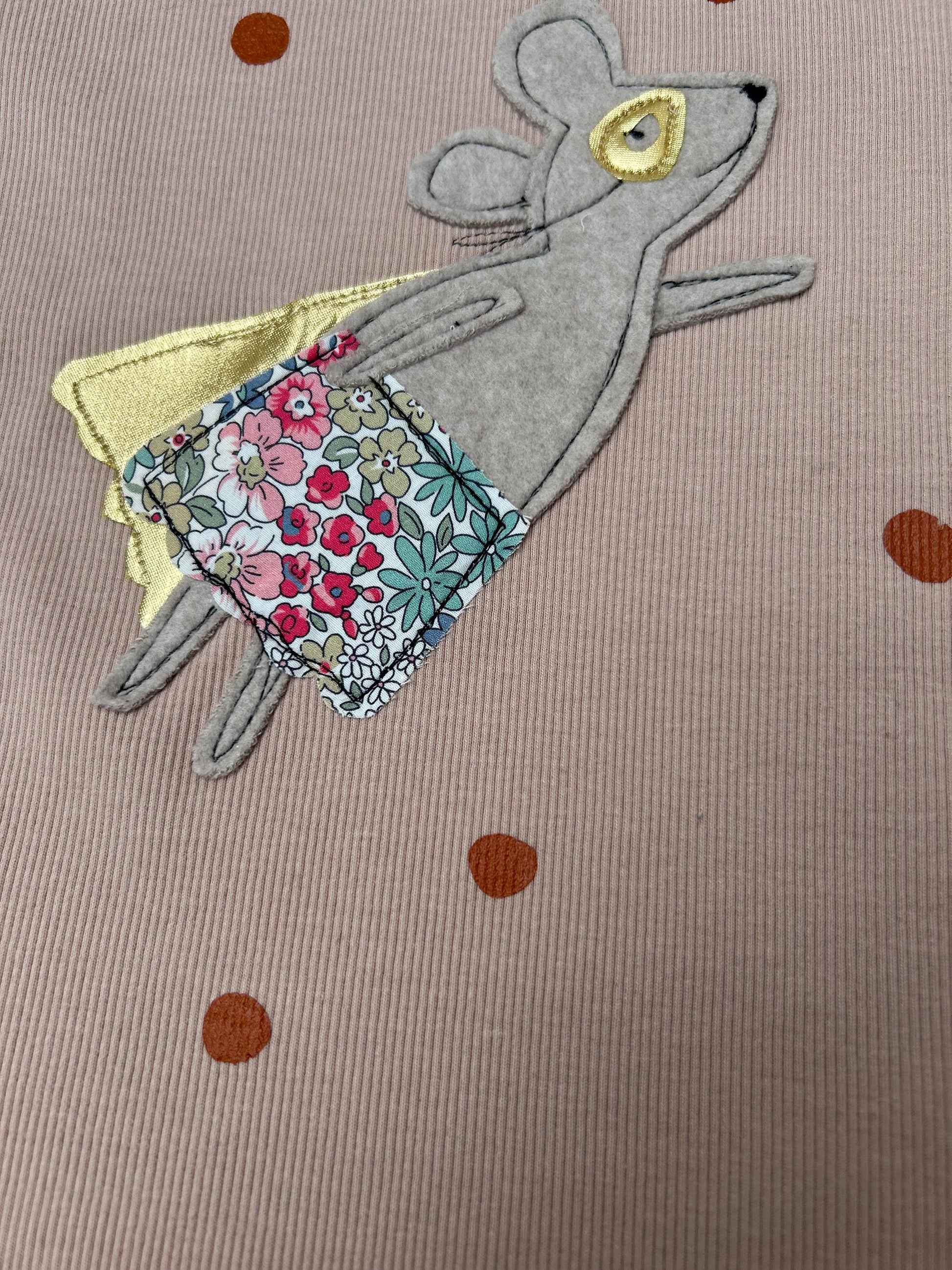 Rippjersey Shirt beige, Geburtstagsshirt Mädchen Shirt Biobaumwolle, Shirt zum Geburtstag, Geschenk Kinder, Langarmshirt Superheld, PomiPomi