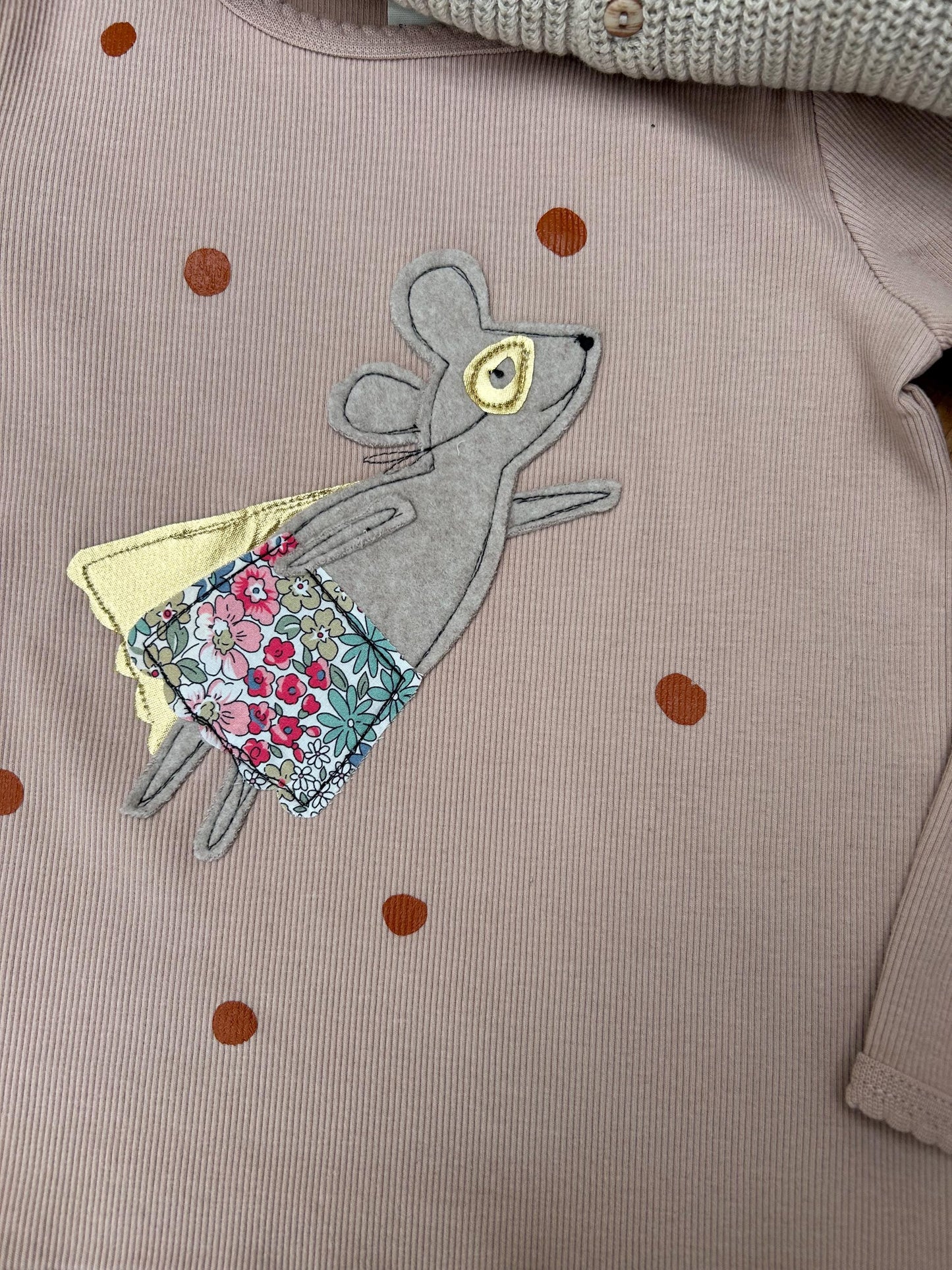 Rippjersey Shirt beige, Geburtstagsshirt Mädchen Shirt Biobaumwolle, Shirt zum Geburtstag, Geschenk Kinder, Langarmshirt Superheld, PomiPomi