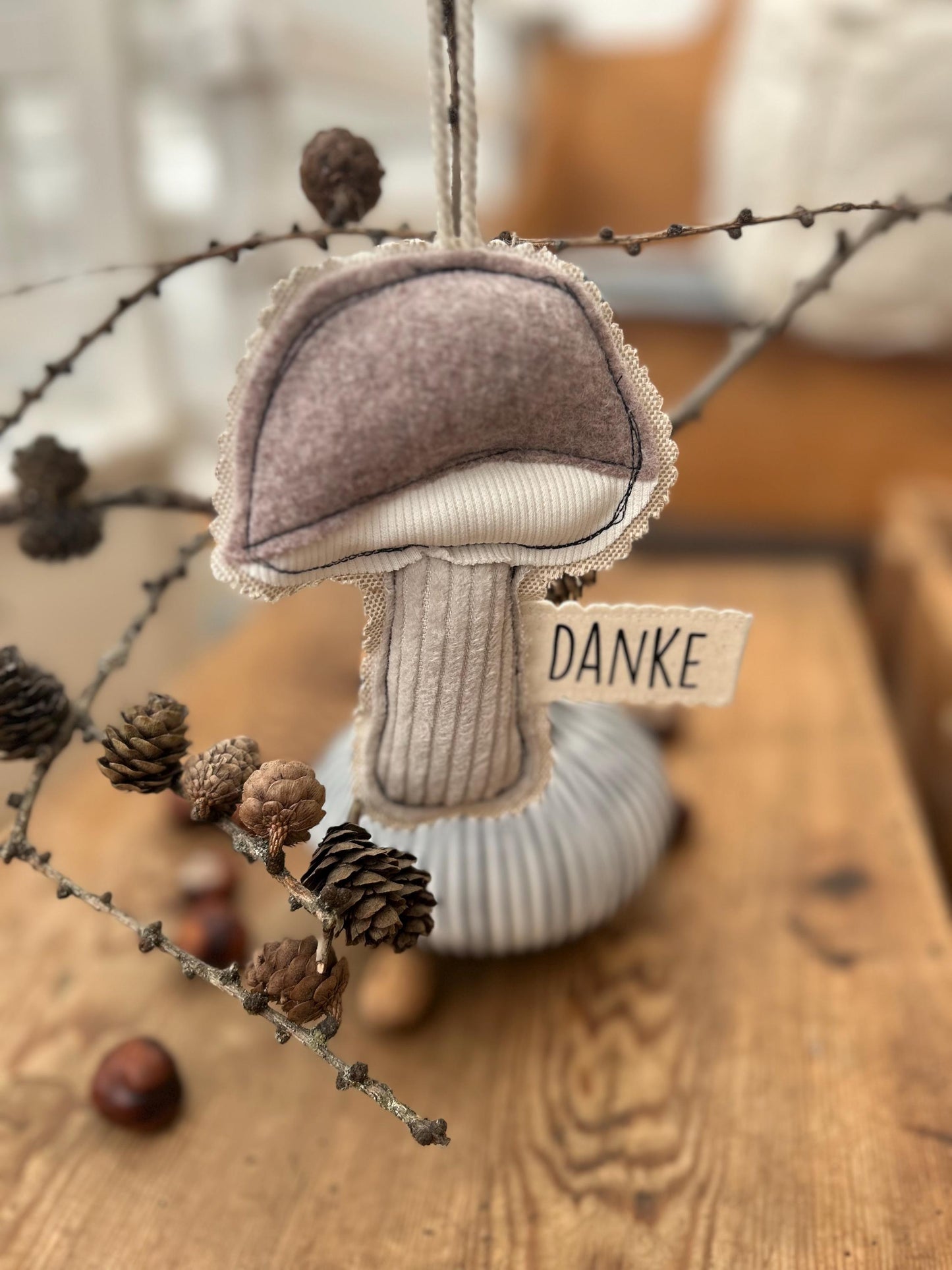 kleiner Anhänger Pilz, Pilzanhänger, Herbst Deko, kleines Geschenk, Herbstdekoration, Wollwalk, Landhaus, Merino, Geschenk personalisierbar