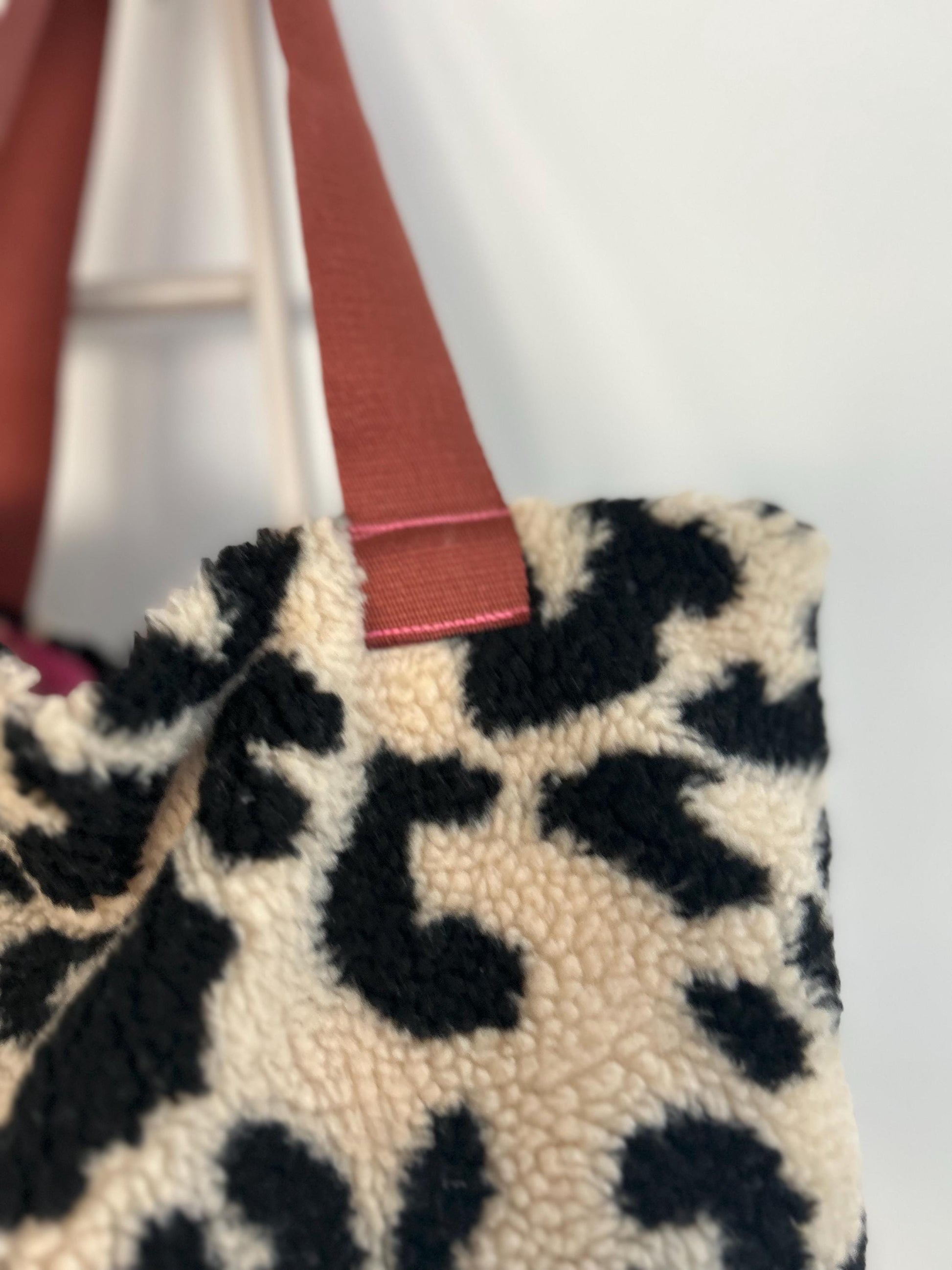 Leofleece Tasche, Beutel aus Leofleece, Leoprint Beutel, Leoprint Tasche, Tasche Winter, Tasche Animal, Teddyfleece Tasche,Leoprint PomiPomi