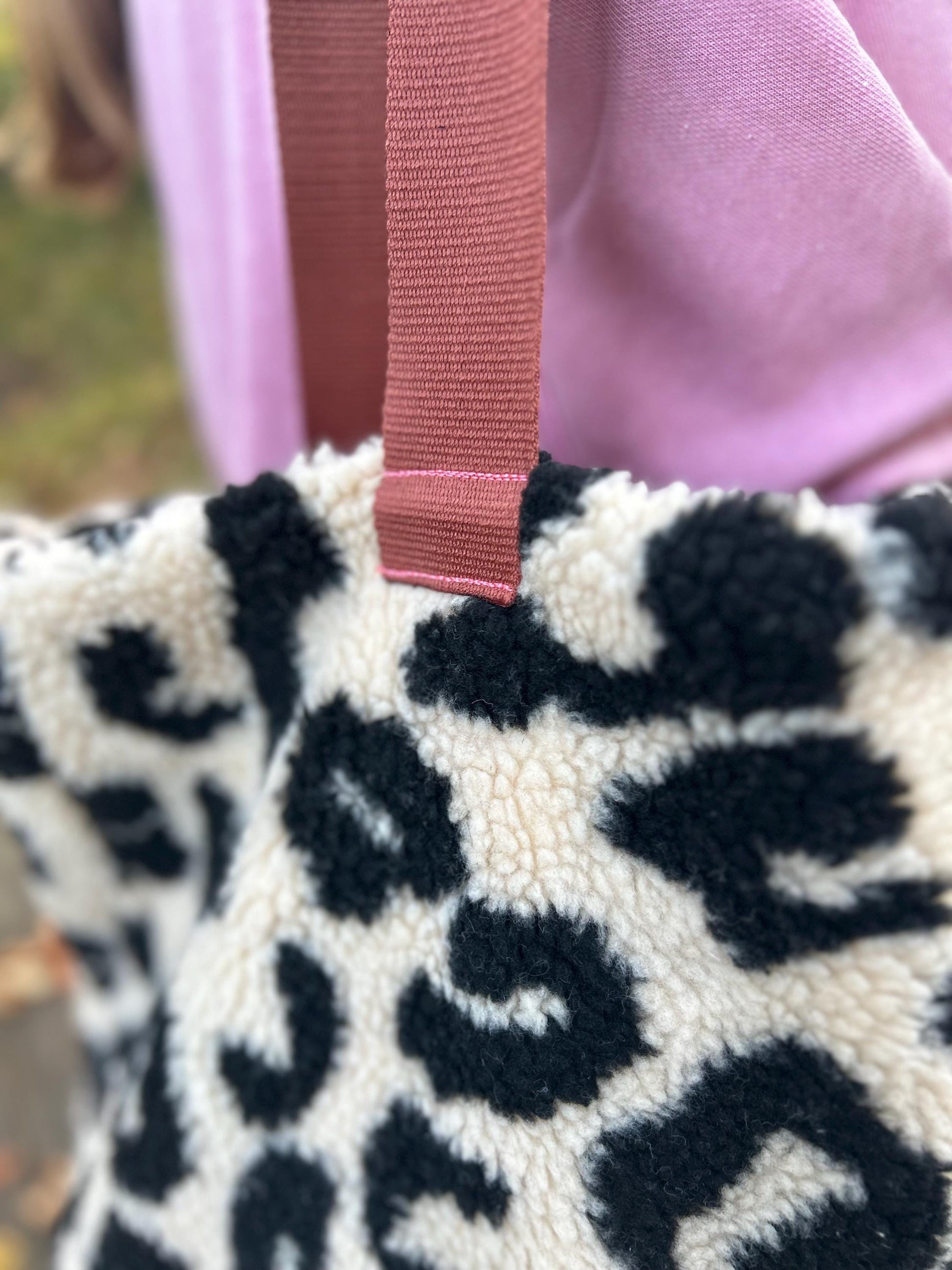 Leofleece Tasche, Beutel aus Leofleece, Leoprint Beutel, Leoprint Tasche, Tasche Winter, Tasche Animal, Teddyfleece Tasche,Leoprint PomiPomi