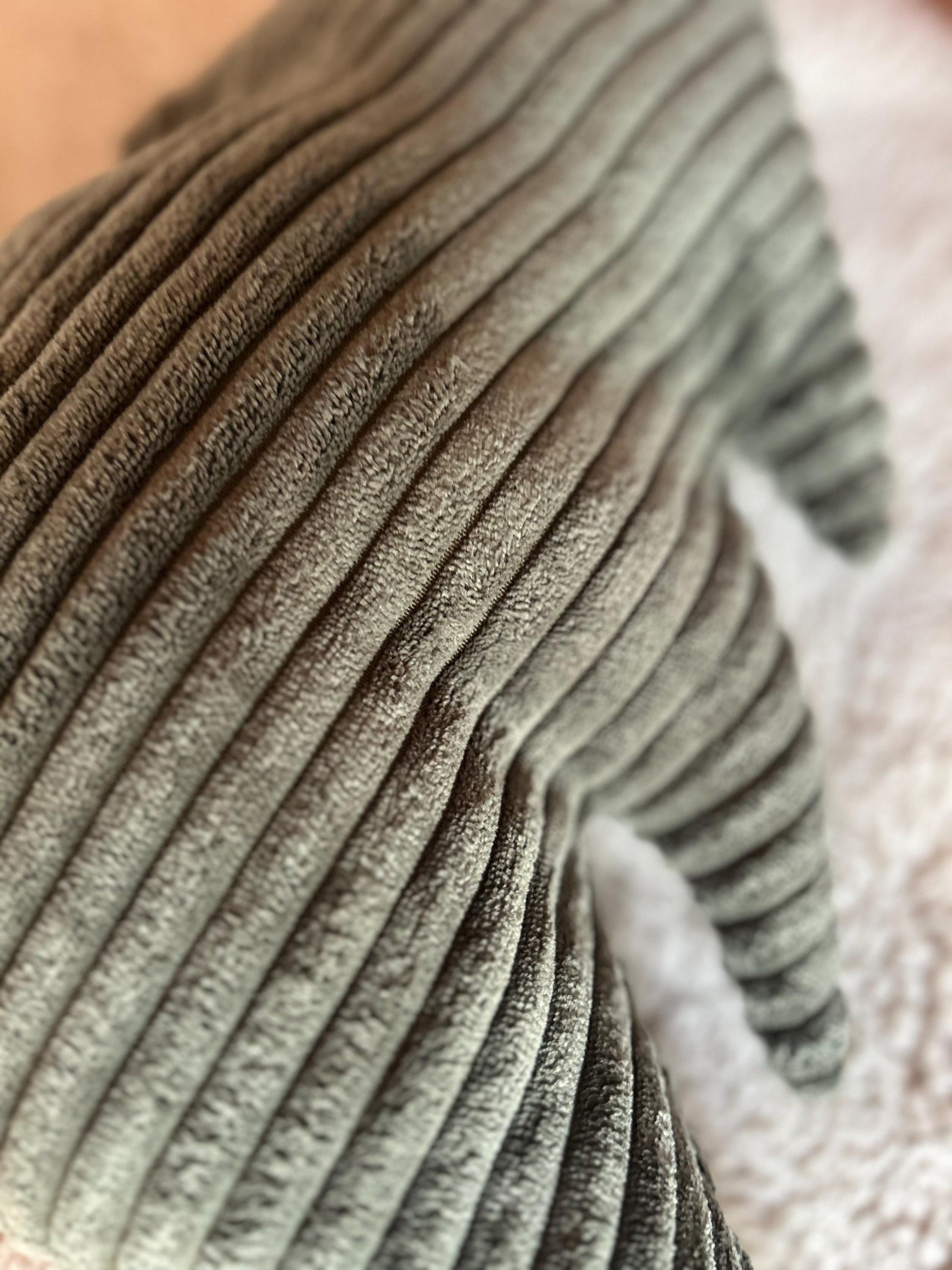 Kissen Tanne, Kissen Cord, Cordkissen, Weihnachtskissen, Kissen in Tannenform, Geschenk Weihnachten, Geschenk, Sofa, Weihnachtsbaum, Xmas