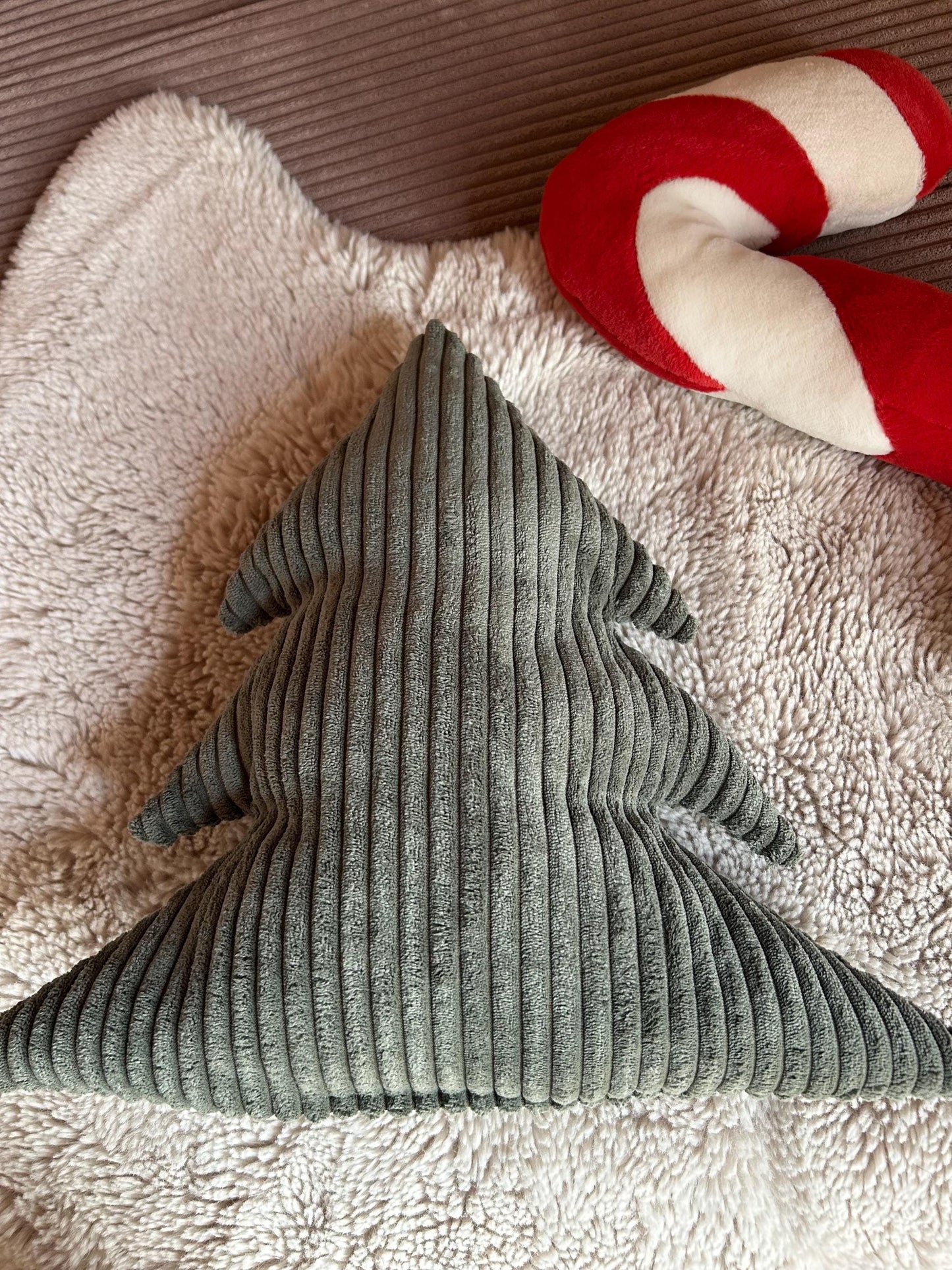 Kissen Tanne, Kissen Cord, Cordkissen, Weihnachtskissen, Kissen in Tannenform, Geschenk Weihnachten, Geschenk, Sofa, Weihnachtsbaum, Xmas