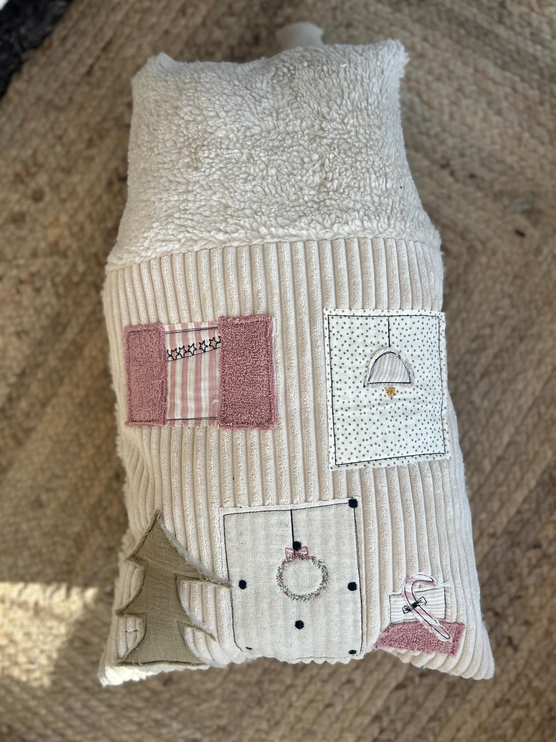 Kissen Haus, Kissen Cord, Cordkissen,Geschenk Weihnachten Kissen in Hausform, Kissen Weihnachten, Weihnachtskissen, Weihnacthen Kinder,Deko