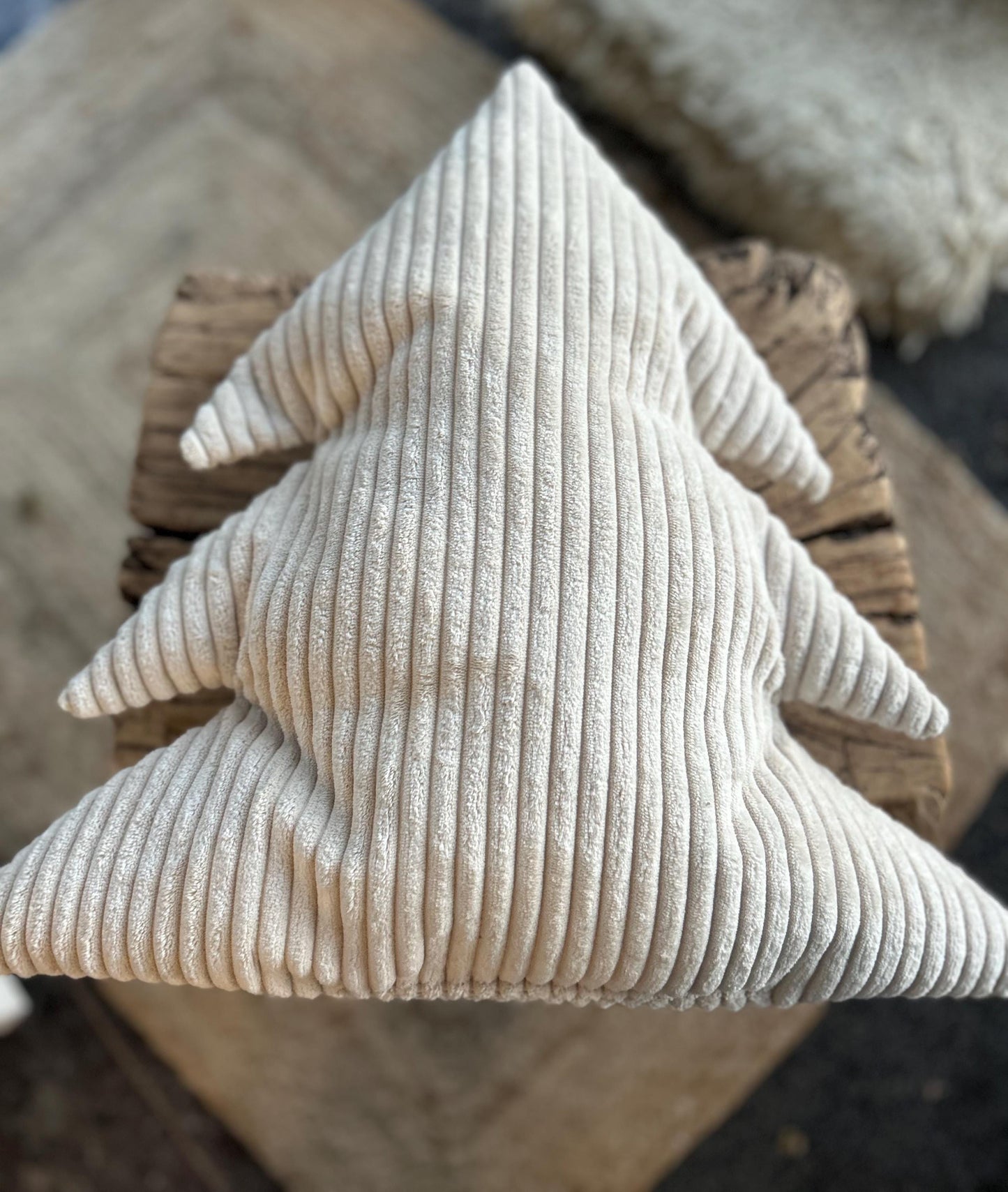 Kissen Tanne, Kissen Cord, Cordkissen, Weihnachtskissen, Kissen in Tannenform, Geschenk Weihnachten, Geschenk, Sofa, Weihnachtsbaum, Xmas