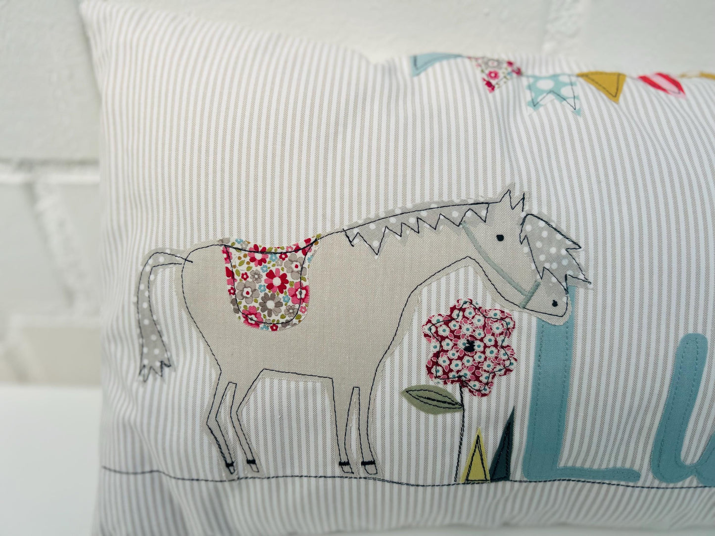 Kissen mit Namen Kissenbezug Kissen mit Pferd Kissenhülle Kissen personalisiert Nameskissen Kuschelkissen Kinderkissen Kissen Pferd