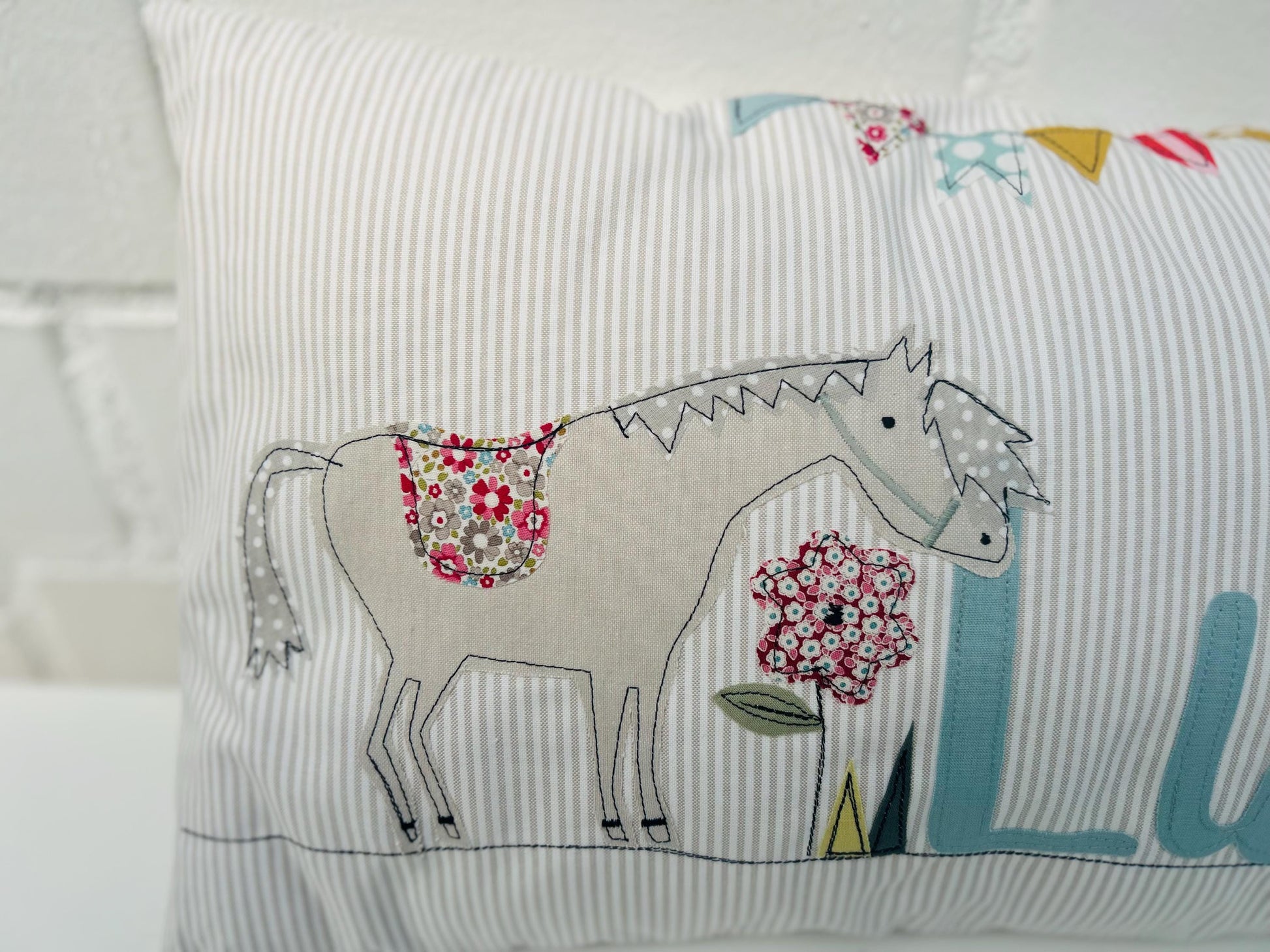 Kissen mit Namen Kissenbezug Kissen mit Pferd Kissenhülle Kissen personalisiert Nameskissen Kuschelkissen Kinderkissen Kissen Pferd