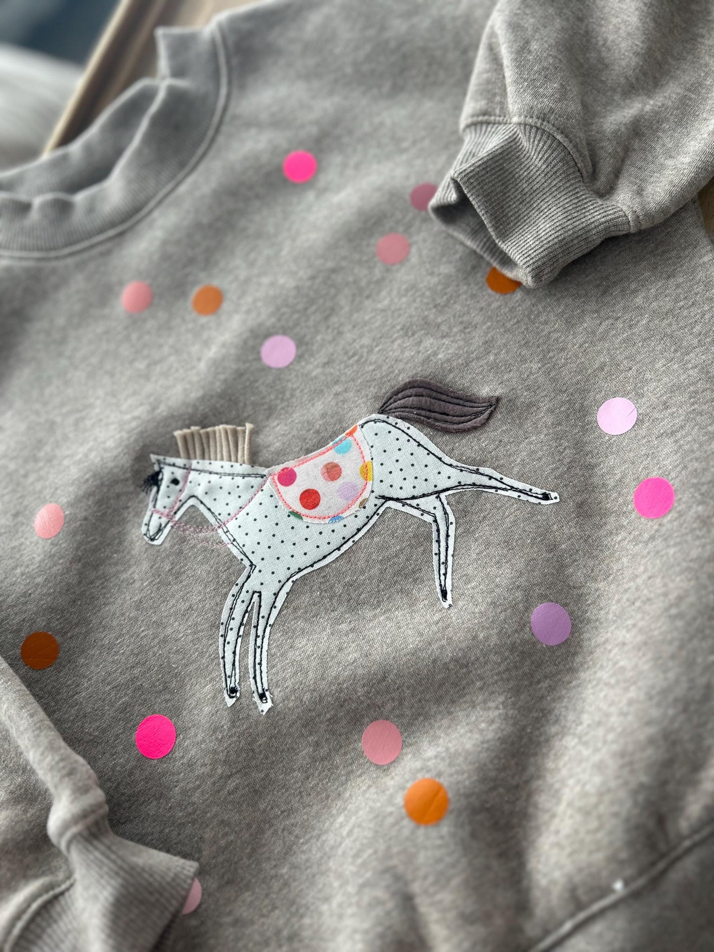 Einzelstück! Sweatshirt Pferd, Kinder Pullover Pferd,Kinder-Sweatshirt, Sweatshirt Konfetti, Sweatshirt personalisiert, Sweater, Pulli neon