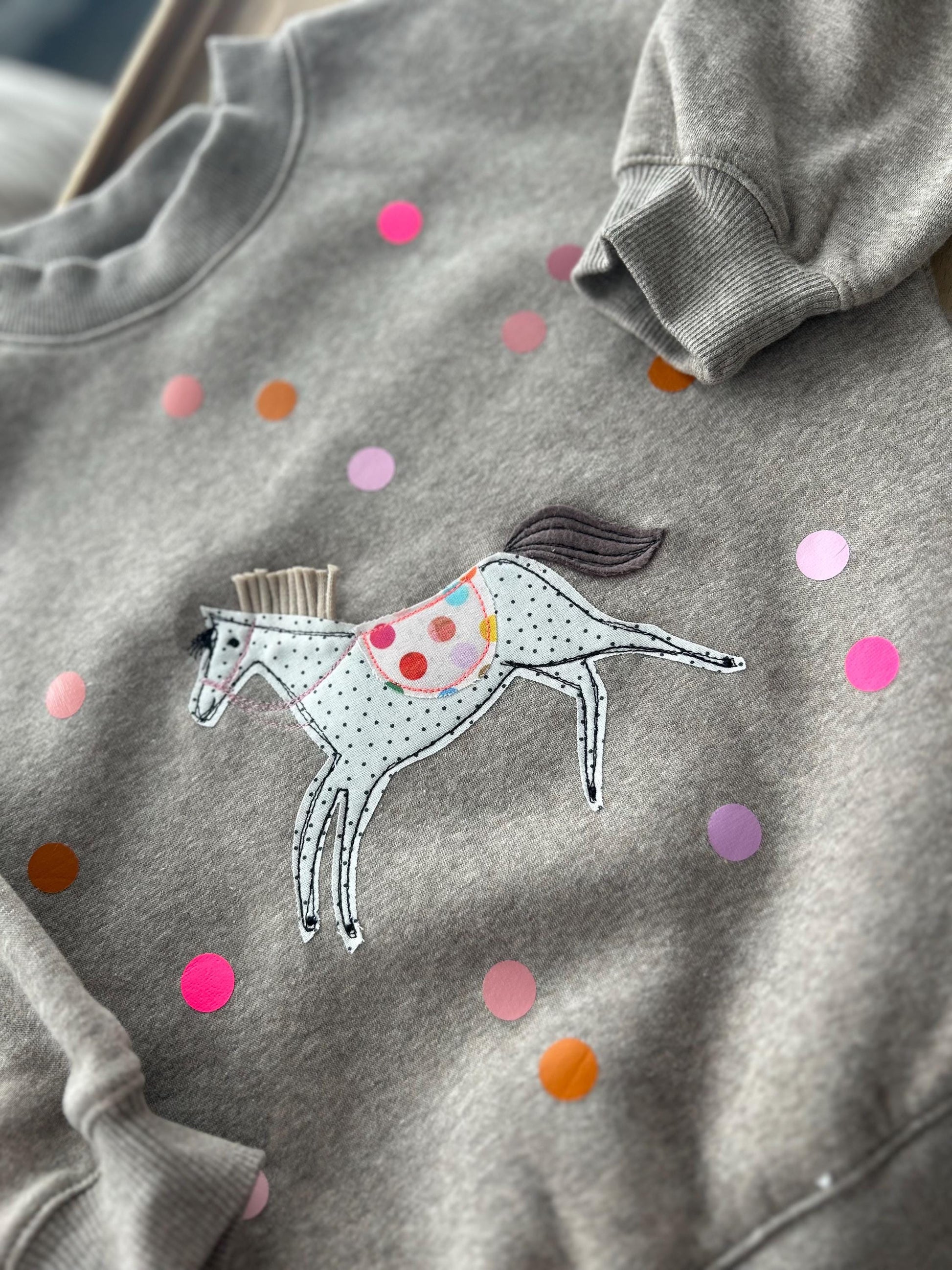 Einzelstück! Sweatshirt Pferd, Kinder Pullover Pferd,Kinder-Sweatshirt, Sweatshirt Konfetti, Sweatshirt personalisiert, Sweater, Pulli neon