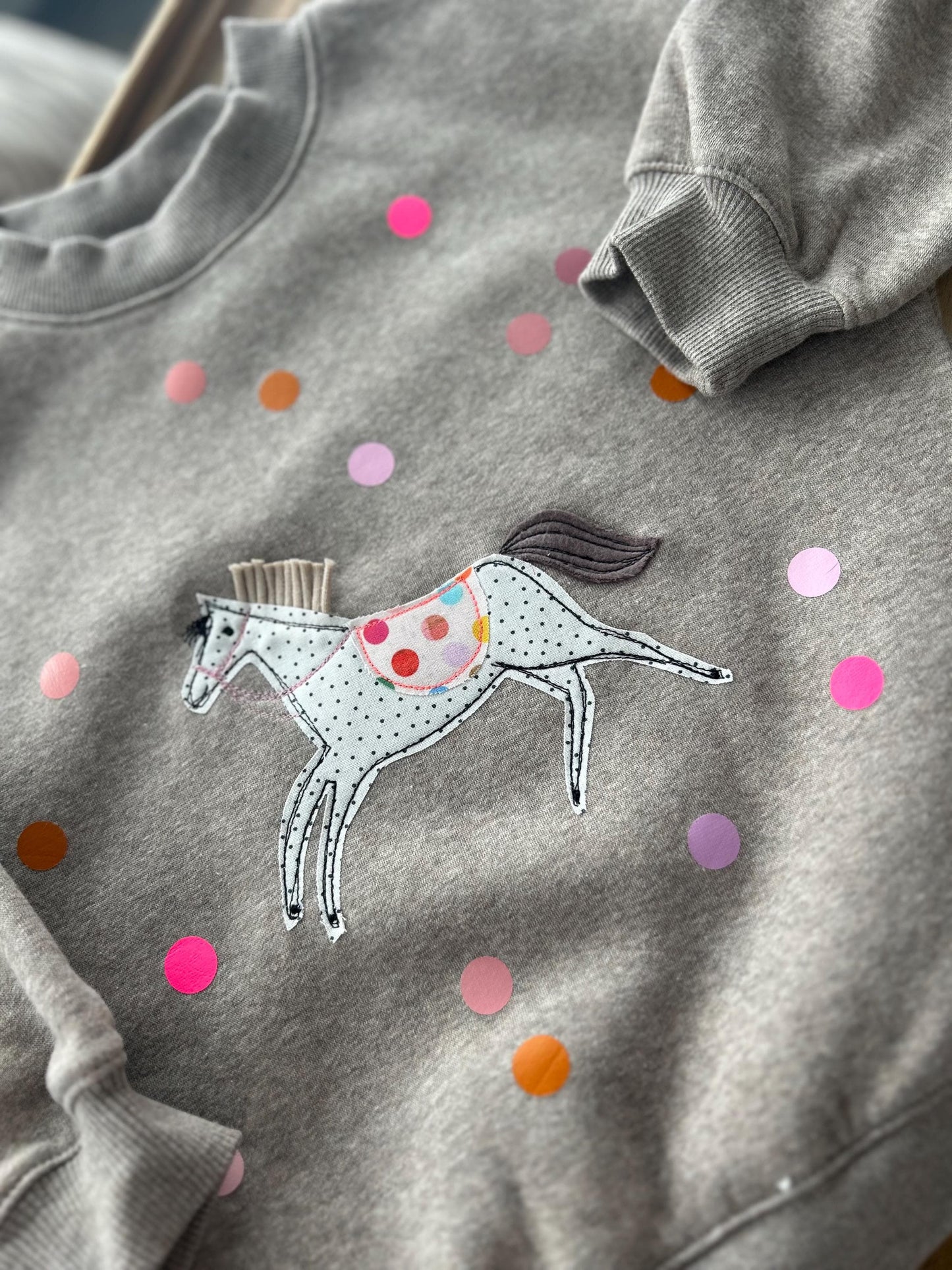 Einzelstück! Sweatshirt Pferd, Kinder Pullover Pferd,Kinder-Sweatshirt, Sweatshirt Konfetti, Sweatshirt personalisiert, Sweater, Pulli neon