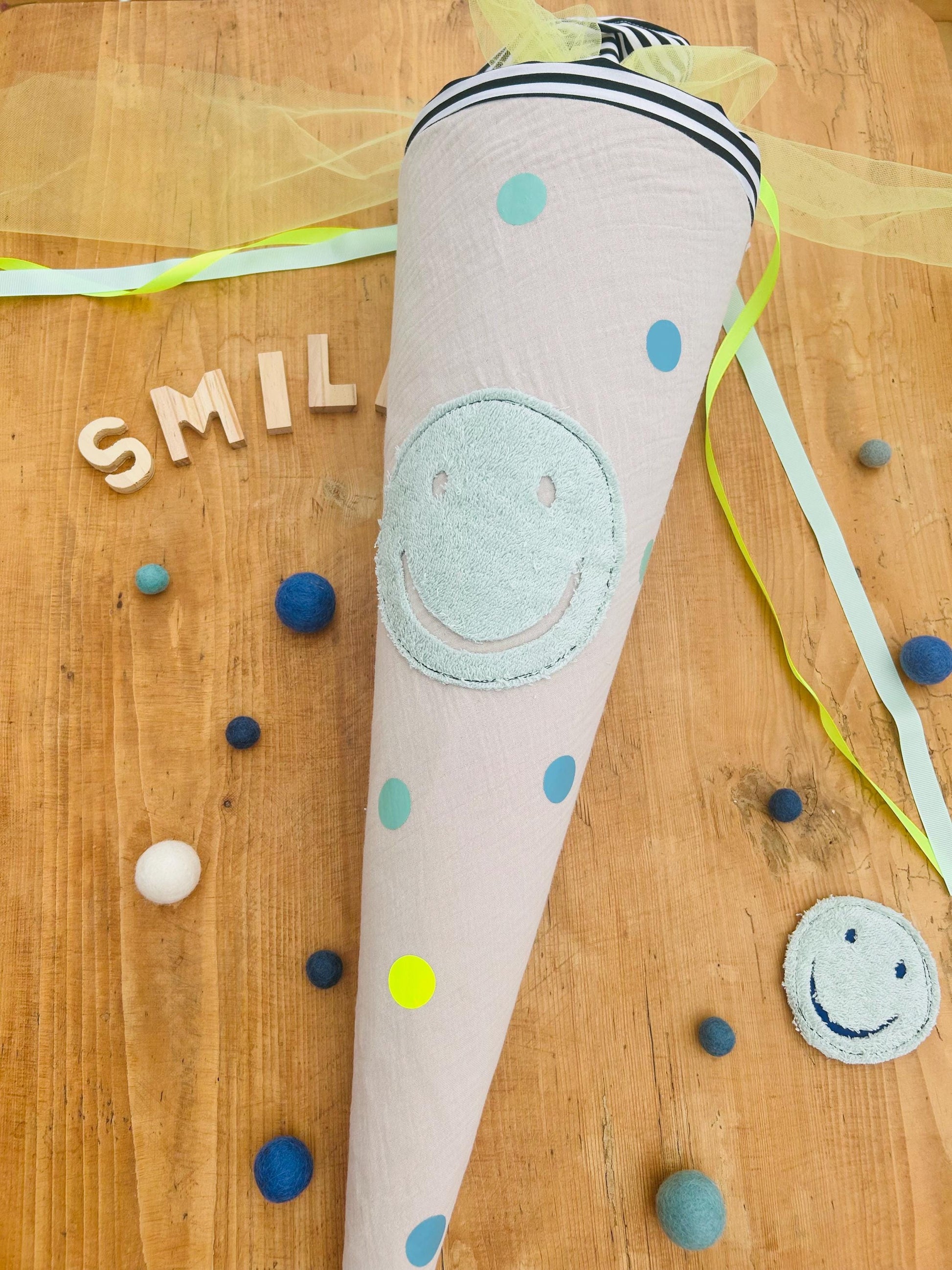 Schultüte Smiley, Frottee Smiley, Schultüte gestreift, Schultüte beige, Schultüte personalisiert, Schultüte beige Schultüte mit Smiley,lila