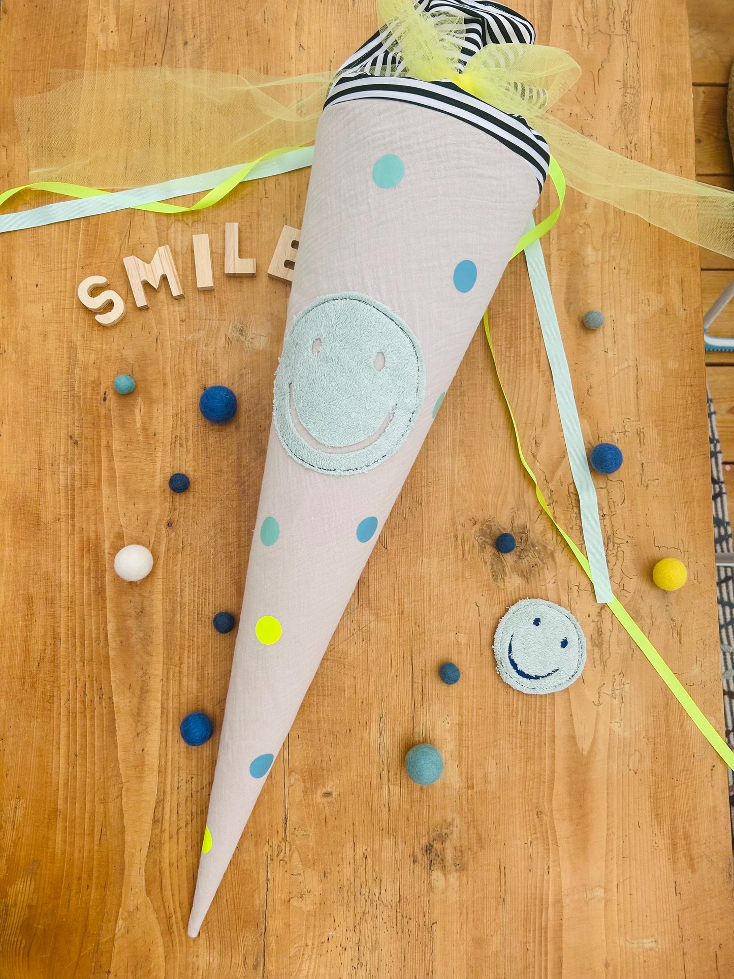 Schultüte Smiley, Frottee Smiley, Schultüte gestreift, Schultüte beige, Schultüte personalisiert, Schultüte beige Schultüte mit Smiley,lila