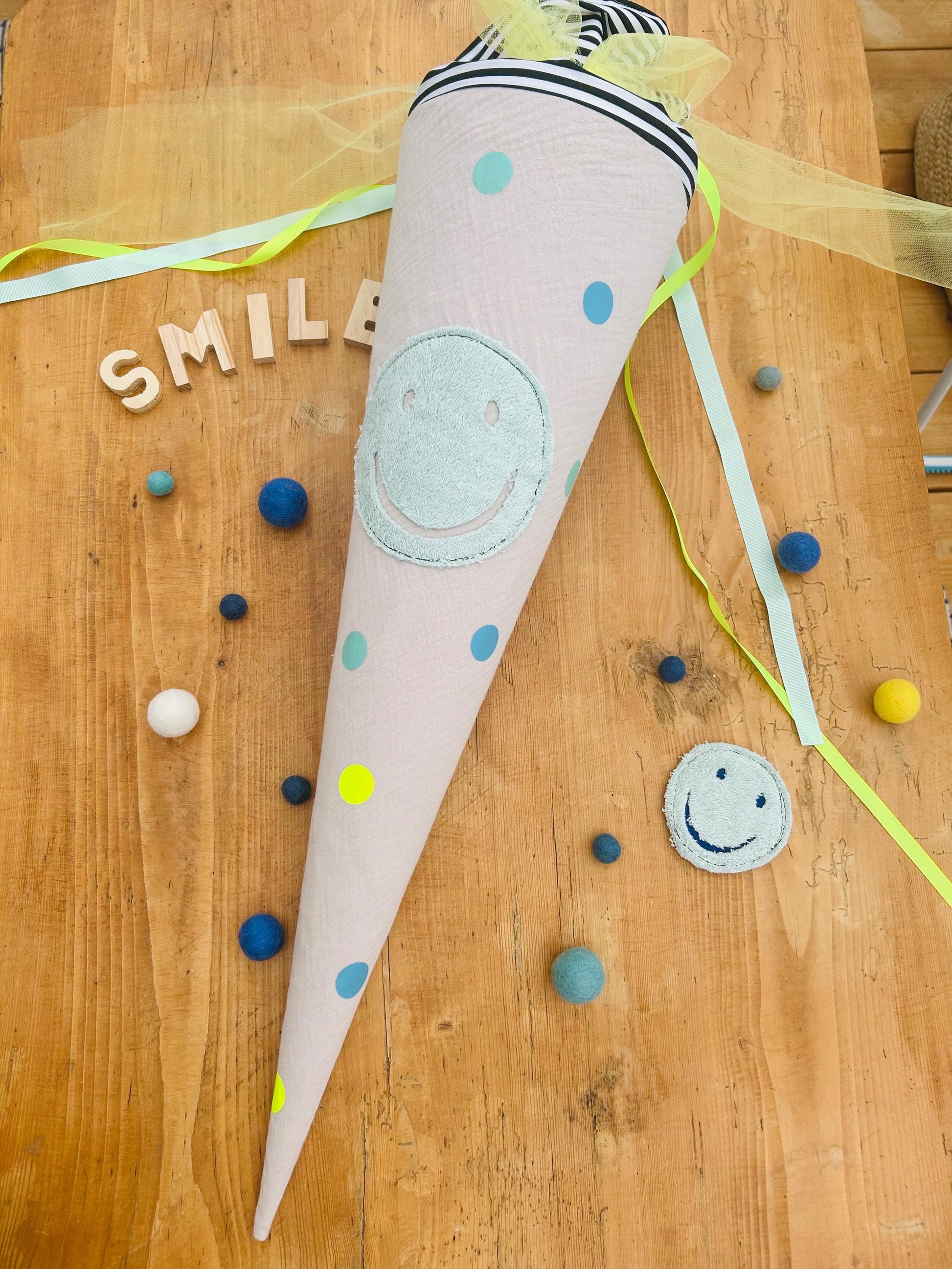 Schultüte Smiley, Frottee Smiley, Schultüte gestreift, Schultüte beige, Schultüte personalisiert, Schultüte beige Schultüte mit Smiley,lila