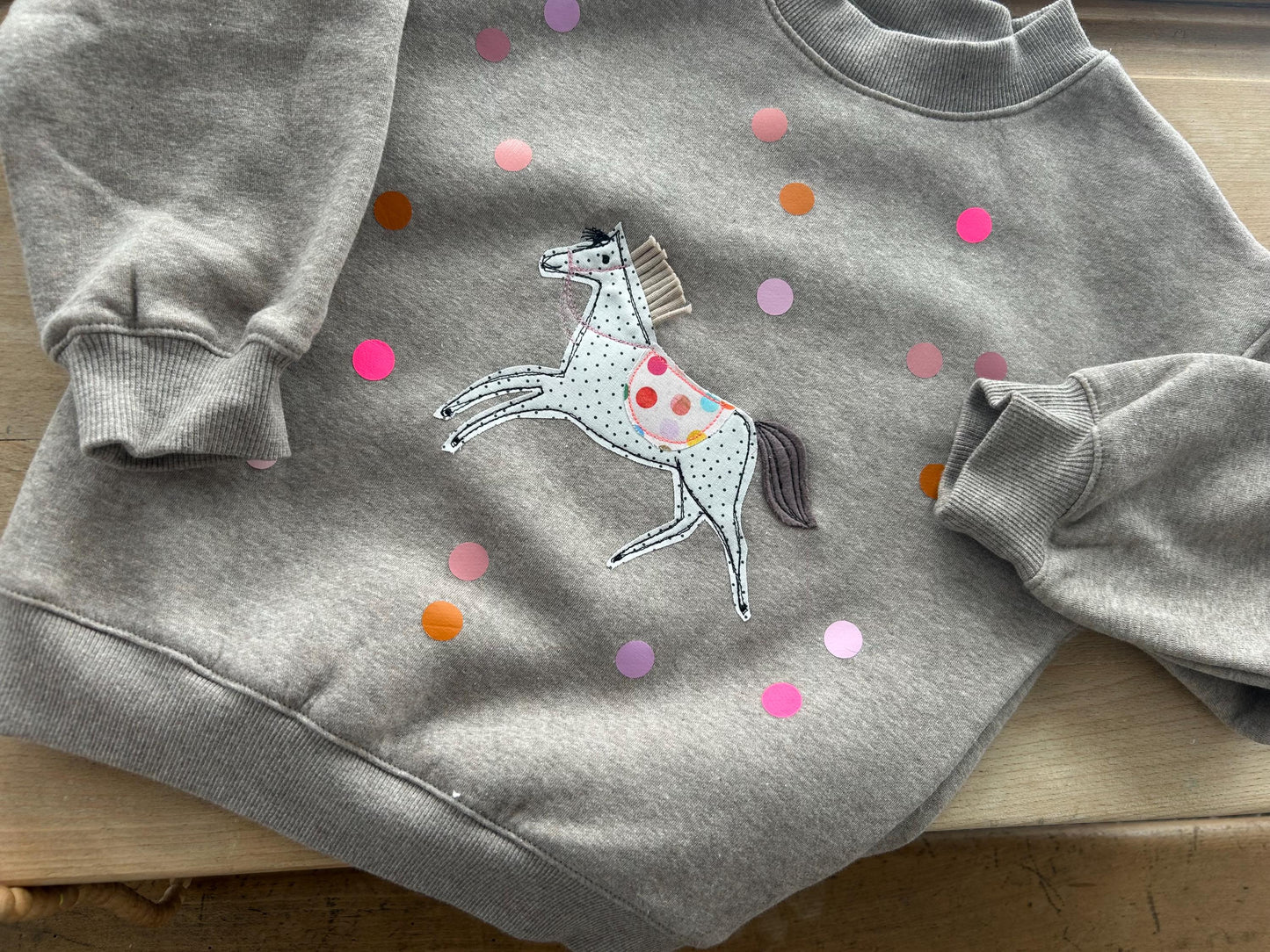 Einzelstück! Sweatshirt Pferd, Kinder Pullover Pferd,Kinder-Sweatshirt, Sweatshirt Konfetti, Sweatshirt personalisiert, Sweater, Pulli neon