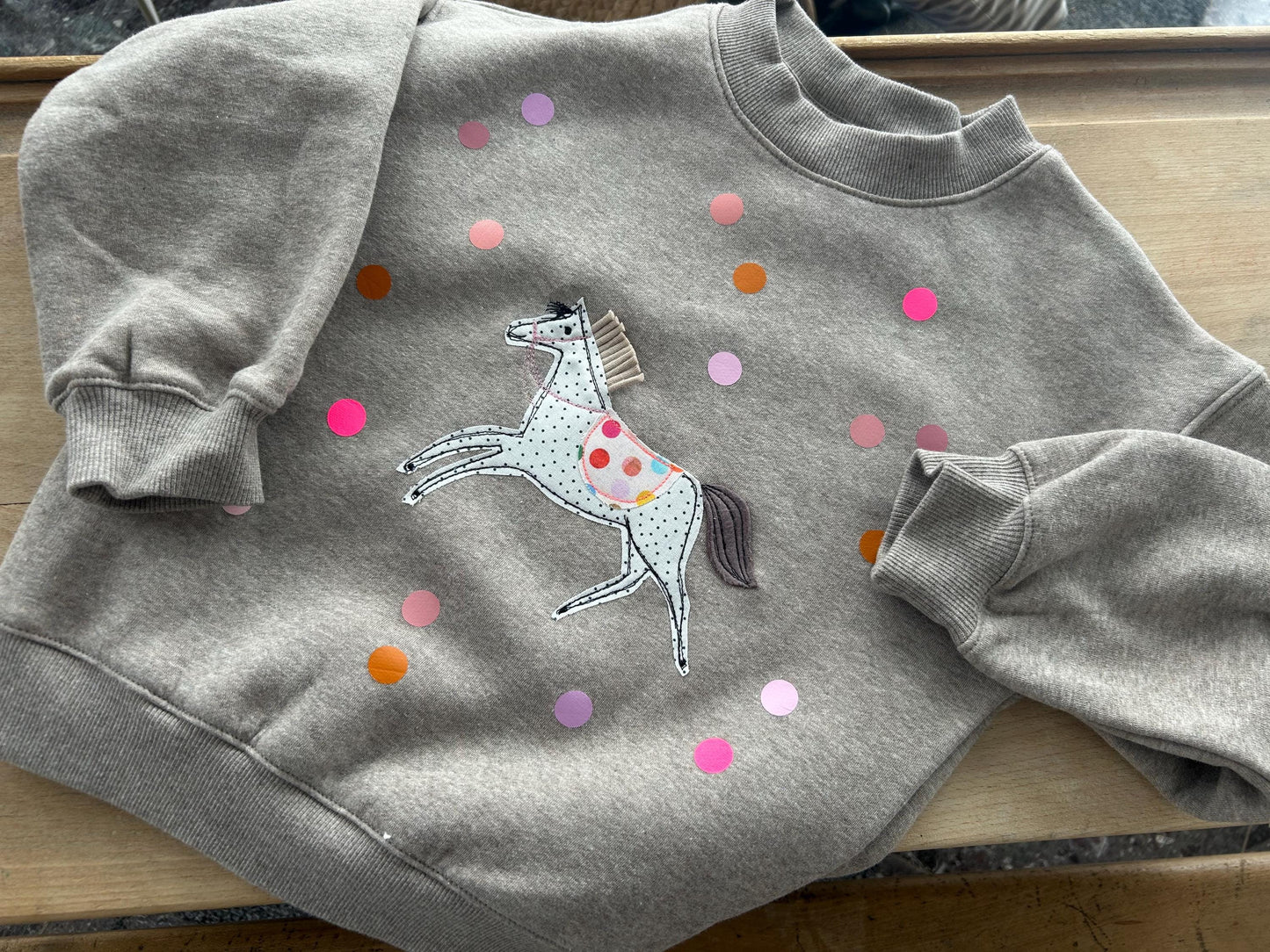 Einzelstück! Sweatshirt Pferd, Kinder Pullover Pferd,Kinder-Sweatshirt, Sweatshirt Konfetti, Sweatshirt personalisiert, Sweater, Pulli neon