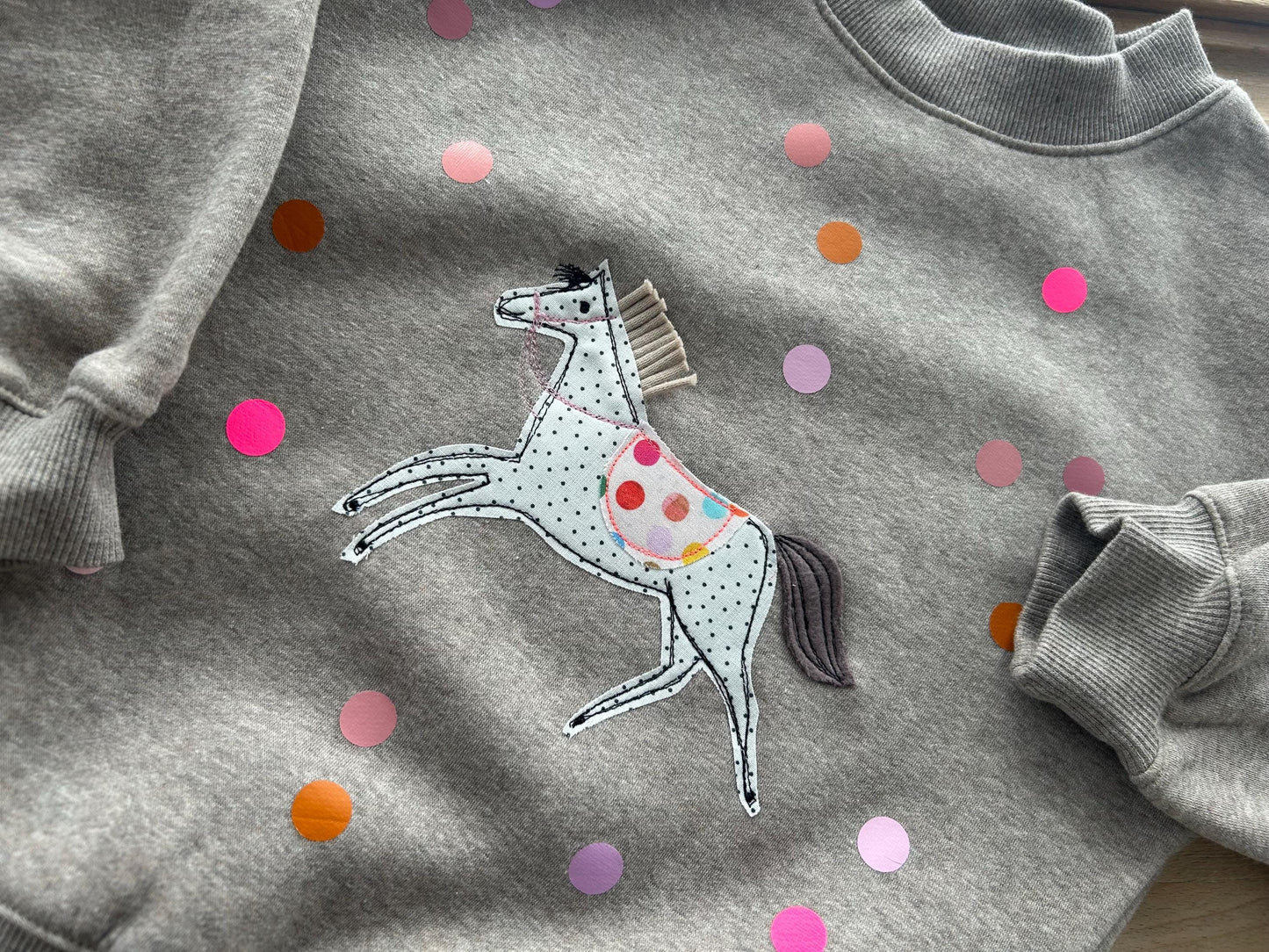 Einzelstück! Sweatshirt Pferd, Kinder Pullover Pferd,Kinder-Sweatshirt, Sweatshirt Konfetti, Sweatshirt personalisiert, Sweater, Pulli neon