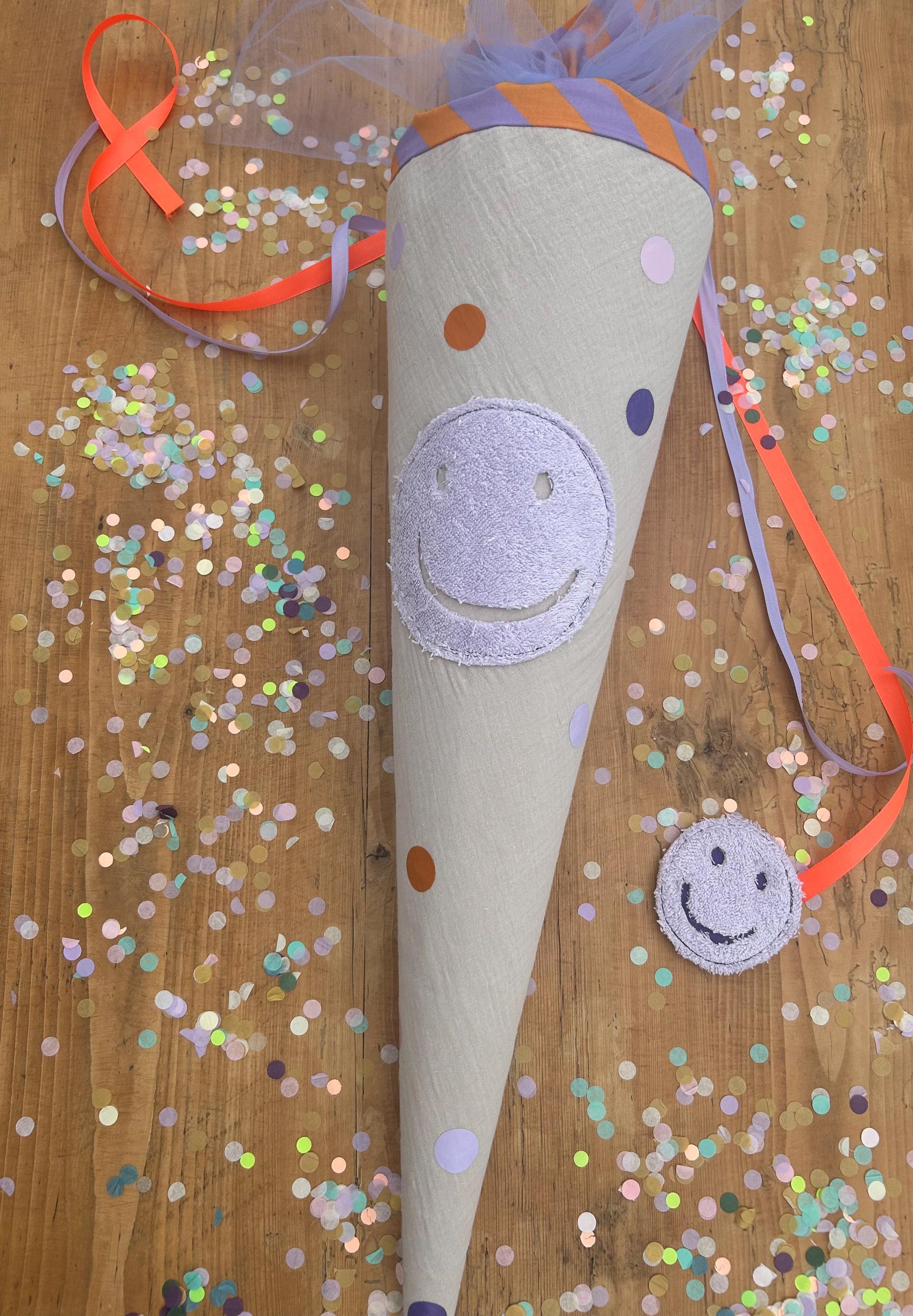 Schultüte Smiley, Frottee Smiley, Schultüte gestreift, Schultüte beige, Schultüte personalisiert, Schultüte beige Schultüte mit Smiley,lila