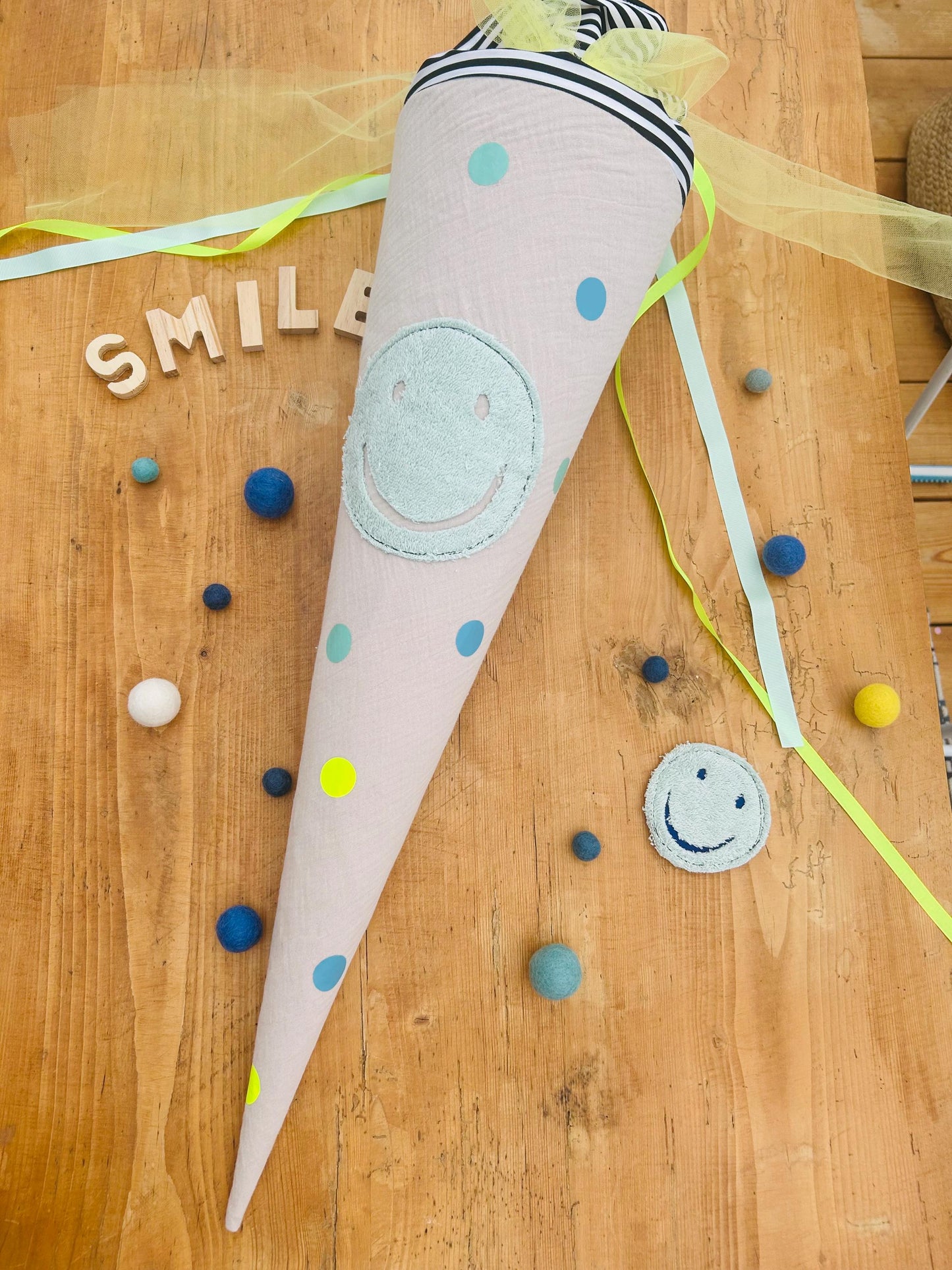 Schultüte Smiley, Frottee Smiley, Schultüte gestreift, Schultüte beige, Schultüte personalisiert, Schultüte beige Schultüte mit Smiley,lila