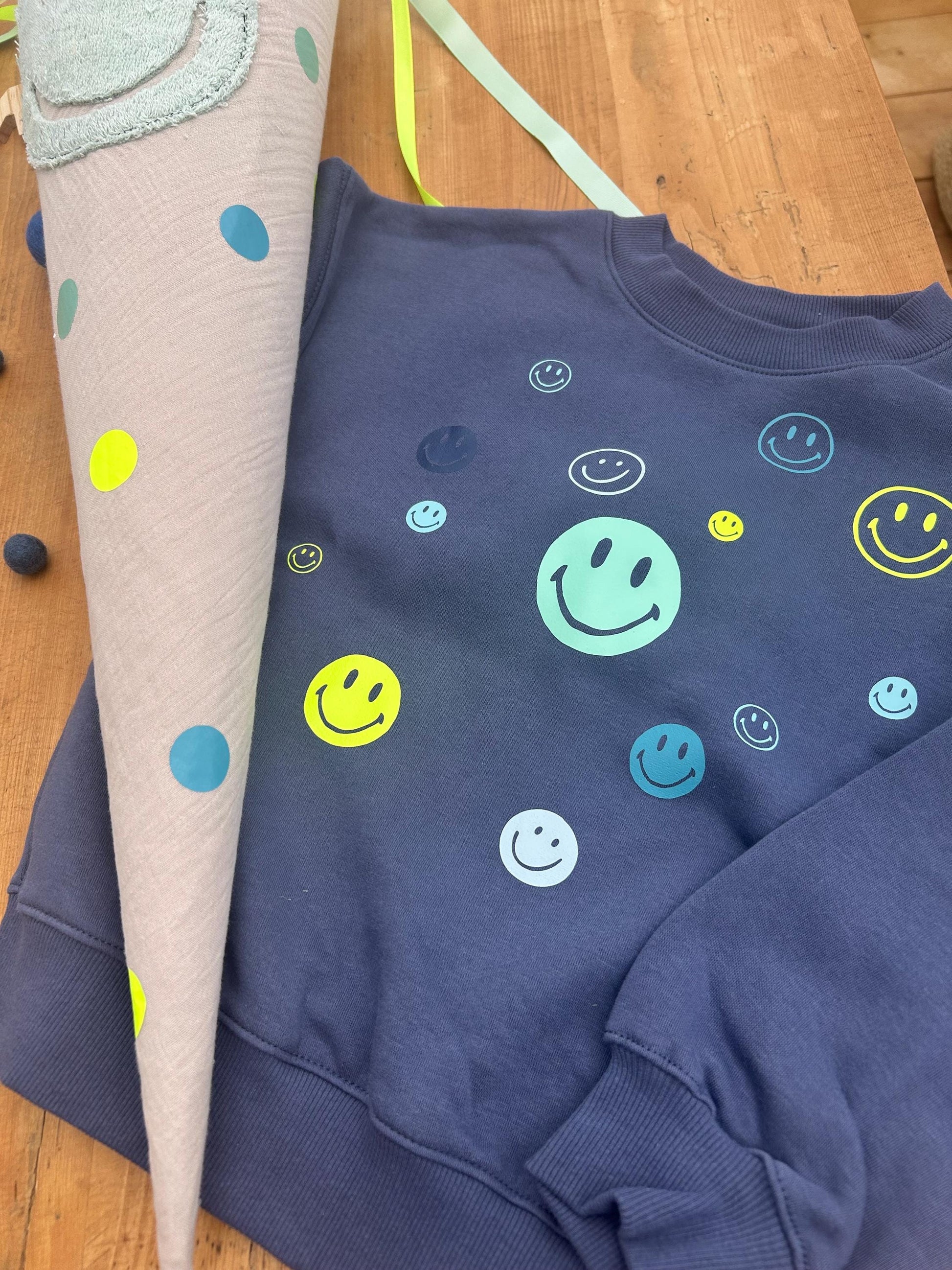 Schultüte Smiley, Frottee Smiley, Schultüte gestreift, Schultüte beige, Schultüte personalisiert, Schultüte beige Schultüte mit Smiley,lila