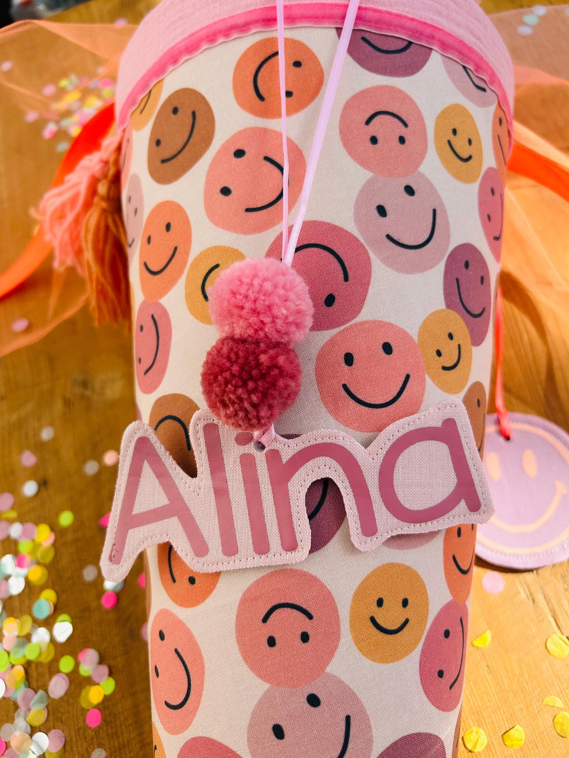 Bommeln Anhänger Schultüte, Namensanhänger für Schultüte, Geschenk zur Einschulung, Schultüten Anhänger, Anhänger Schulkind, Anhänger Namen