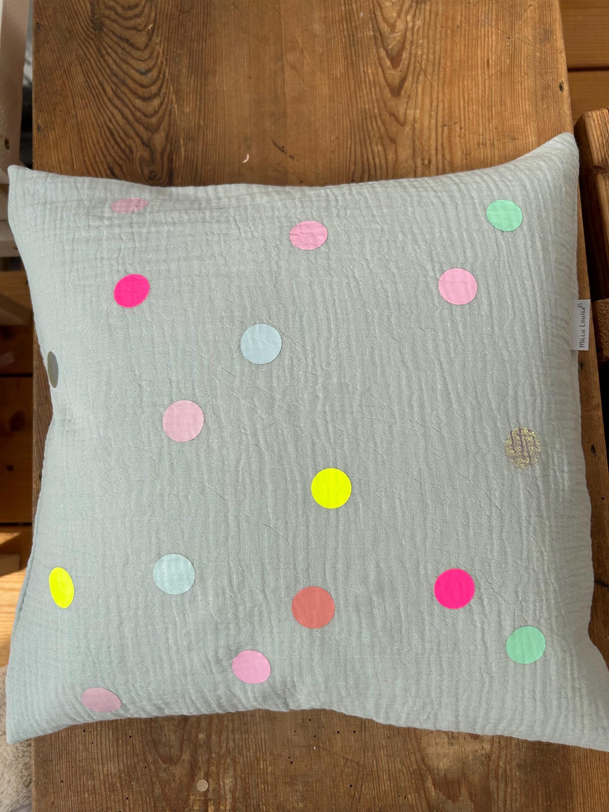 Musselinkissen Kissenbezug Kissen Wohnzimmer Garten Kissenhülle Kissen personalisiert Nameskissen Kissen Musselin Konfetti bunte Punkte
